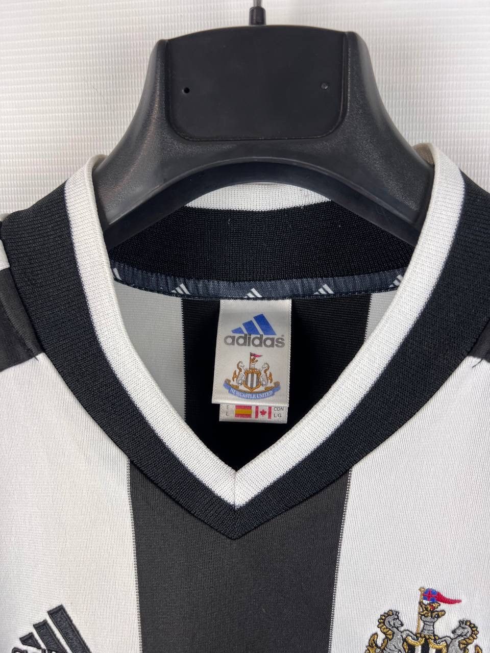 Adidas NewCastle Adidas 2001-03 vintage jersey t-shirt size L Size US L / EU 52-54 / 3 - 3 Thumbnail