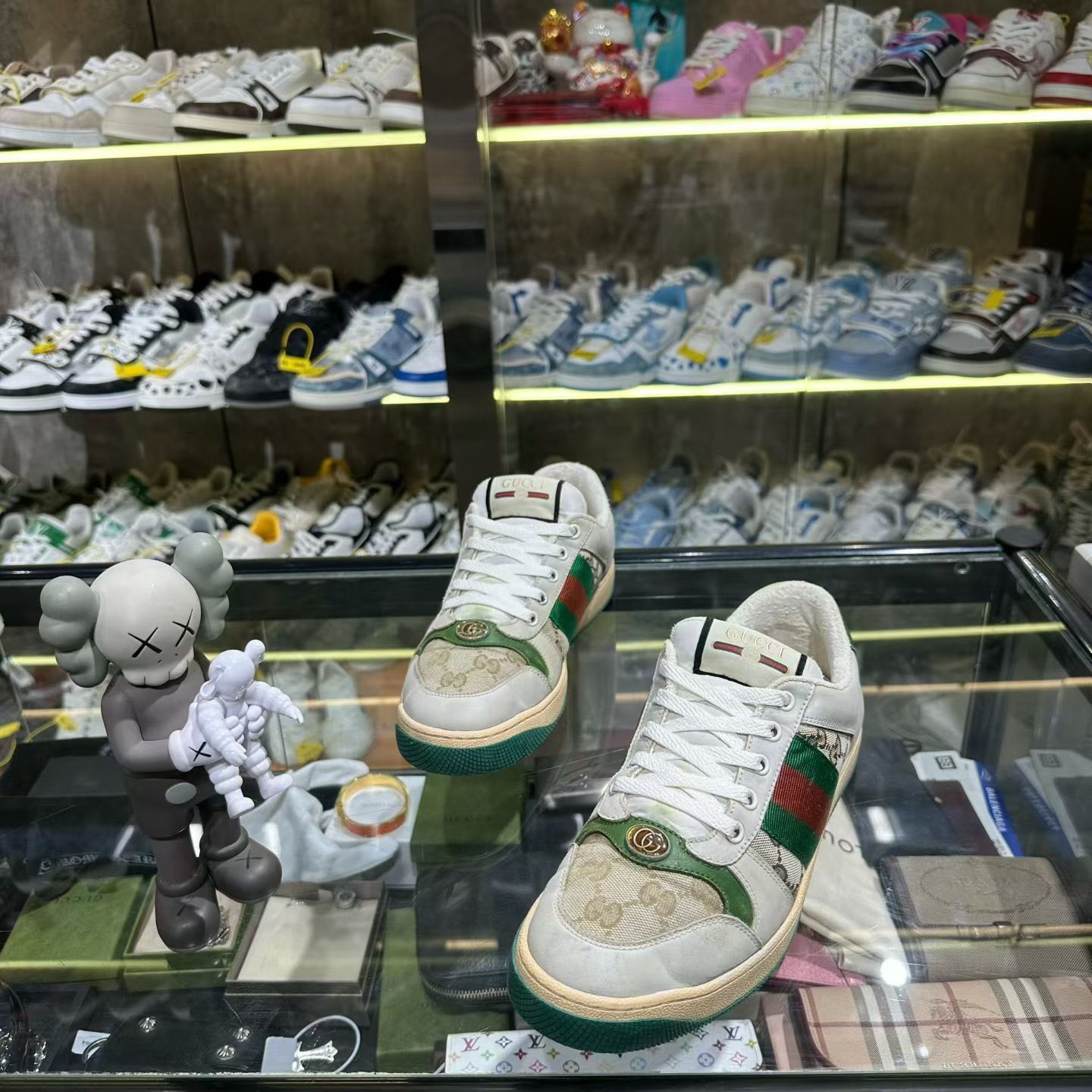 Gucci Gucci Distressed Orange Lowtop Sneakers 7 Men Size US 7 / EU 40 - 1 Thumbnail