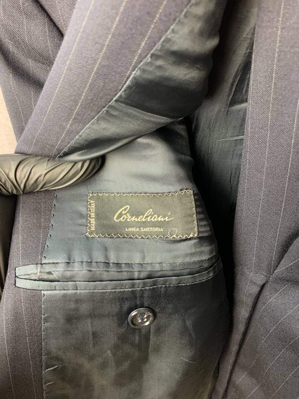Corneliani Corneliani 100% Wool 2-Button Suit Navy Pinstripe Italy 50R Size 50R - 16 Thumbnail