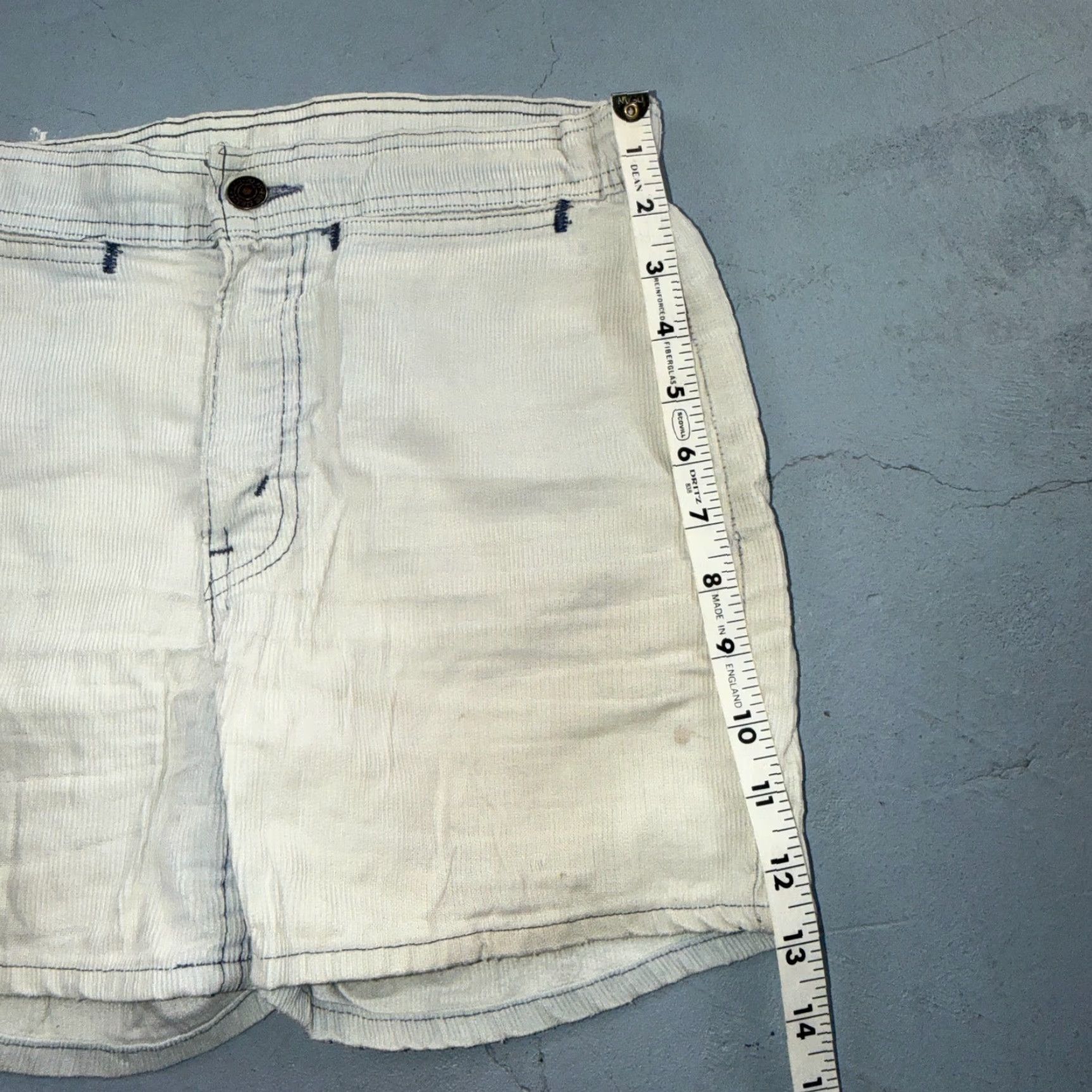 Levi's VINTAGE Levi's Corduroy White Tab Cutoff Shorts 29 Regular Blue 5-Pocket Design Vintage Beach Men Size US 29 - 2 Thumbnail