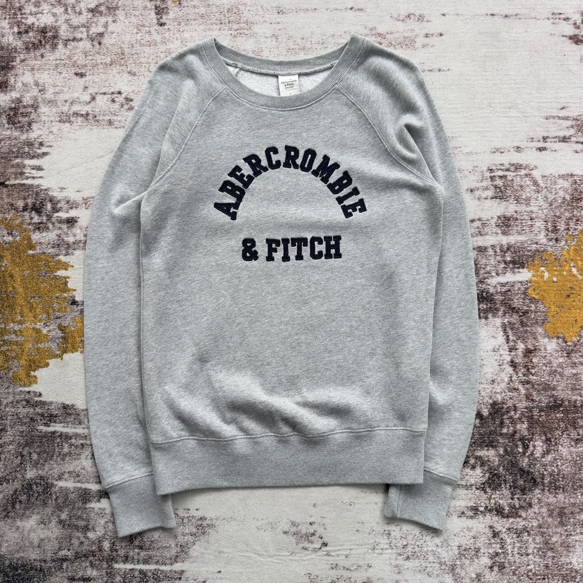 Abercrombie & Fitch ABERCROMBIE & FITCH BIG LOGO EMBROIDED LOGO SWEATSHIRT Size US S / EU 44-46 / 1 - 2 Thumbnail