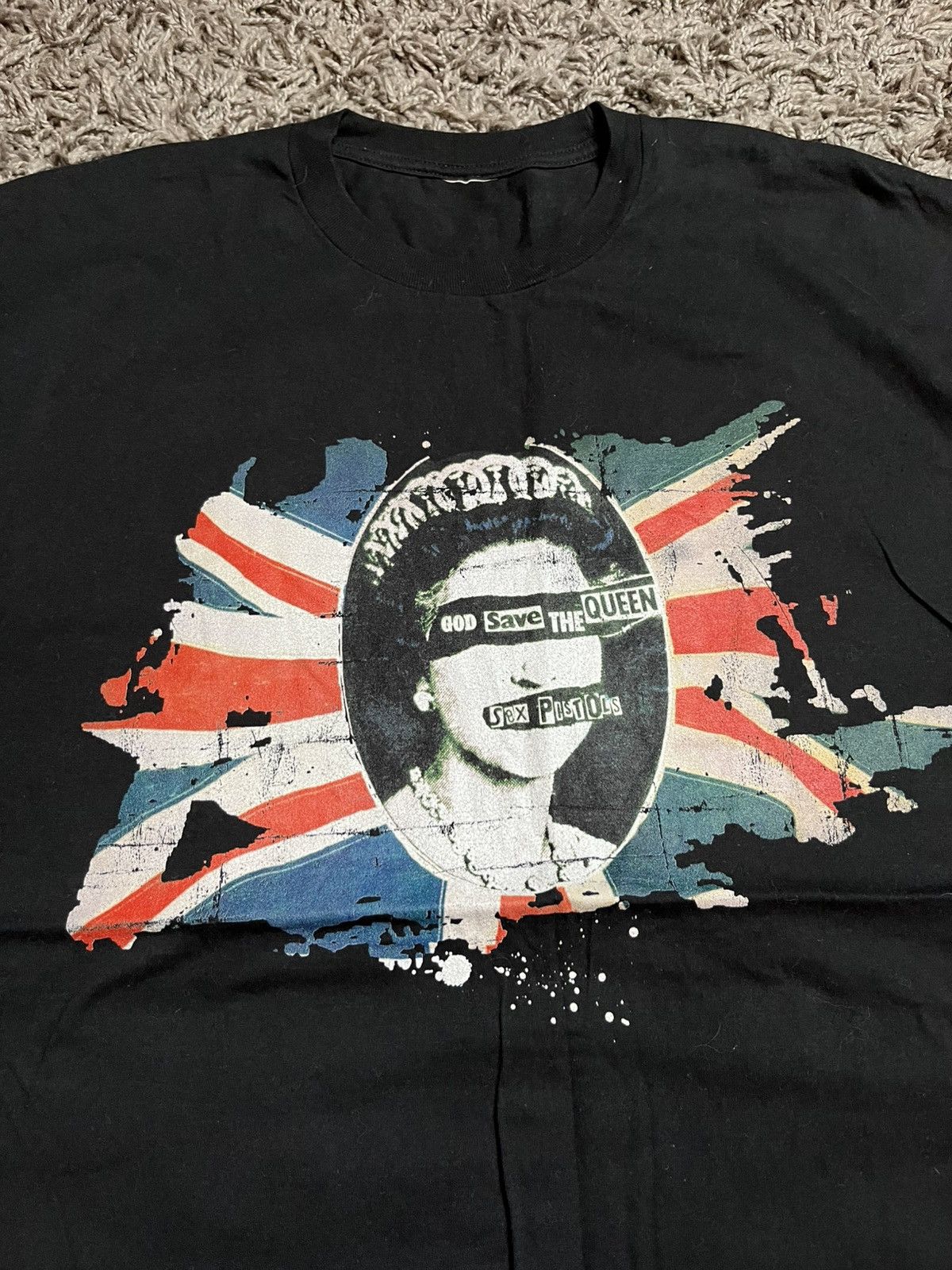 Band Tees Sex Pistols "God Save The Queen" Union Jack Graphic T-Shirt Size US XL / EU 56 / 4 - 3 Thumbnail