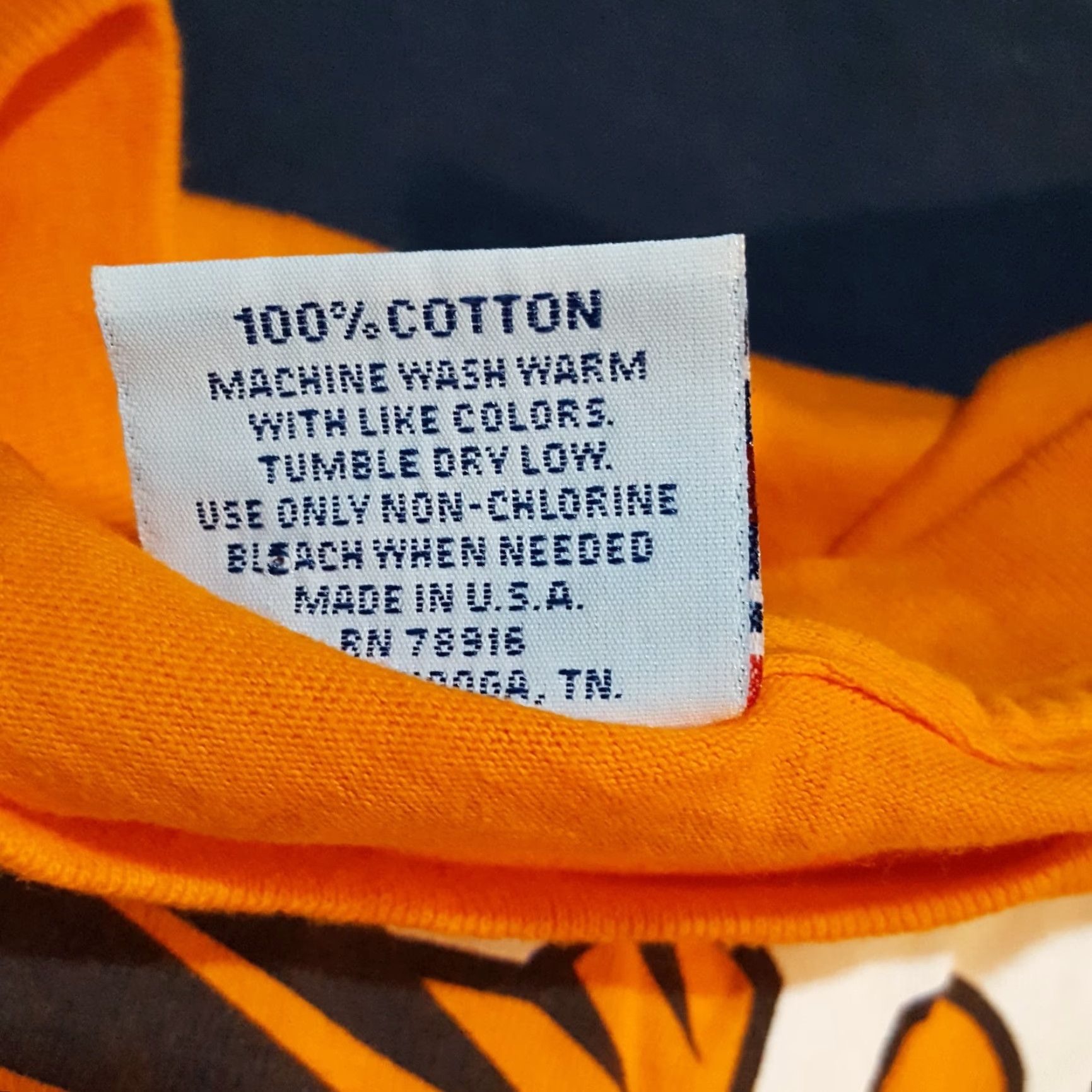 Vintage VINTAGE Universal Tennessee Volunteers Y2K Football T-Shirt Men's Medium Orange 90s Retro Size US M / EU 48-50 / 2 - 6 Thumbnail
