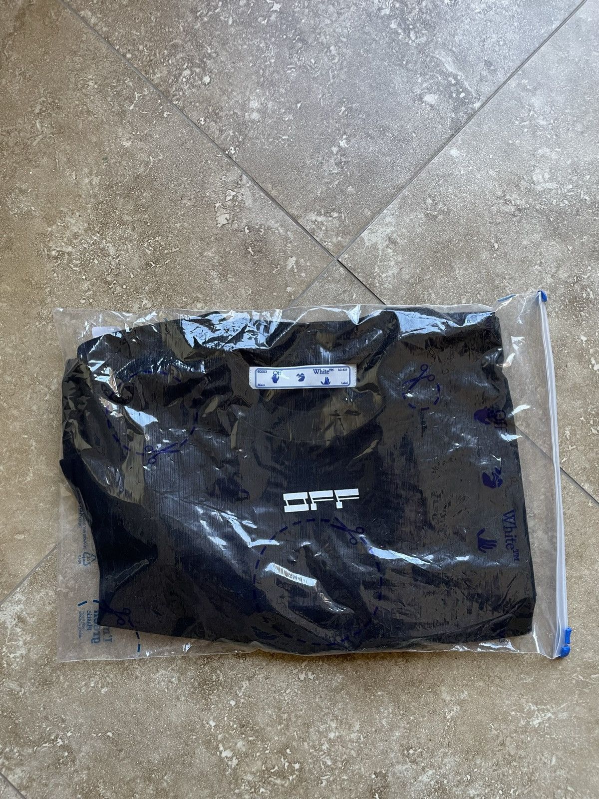 Off-White OFF WHITE MASKED FACE Size US M / EU 48-50 / 2 - 7 Thumbnail