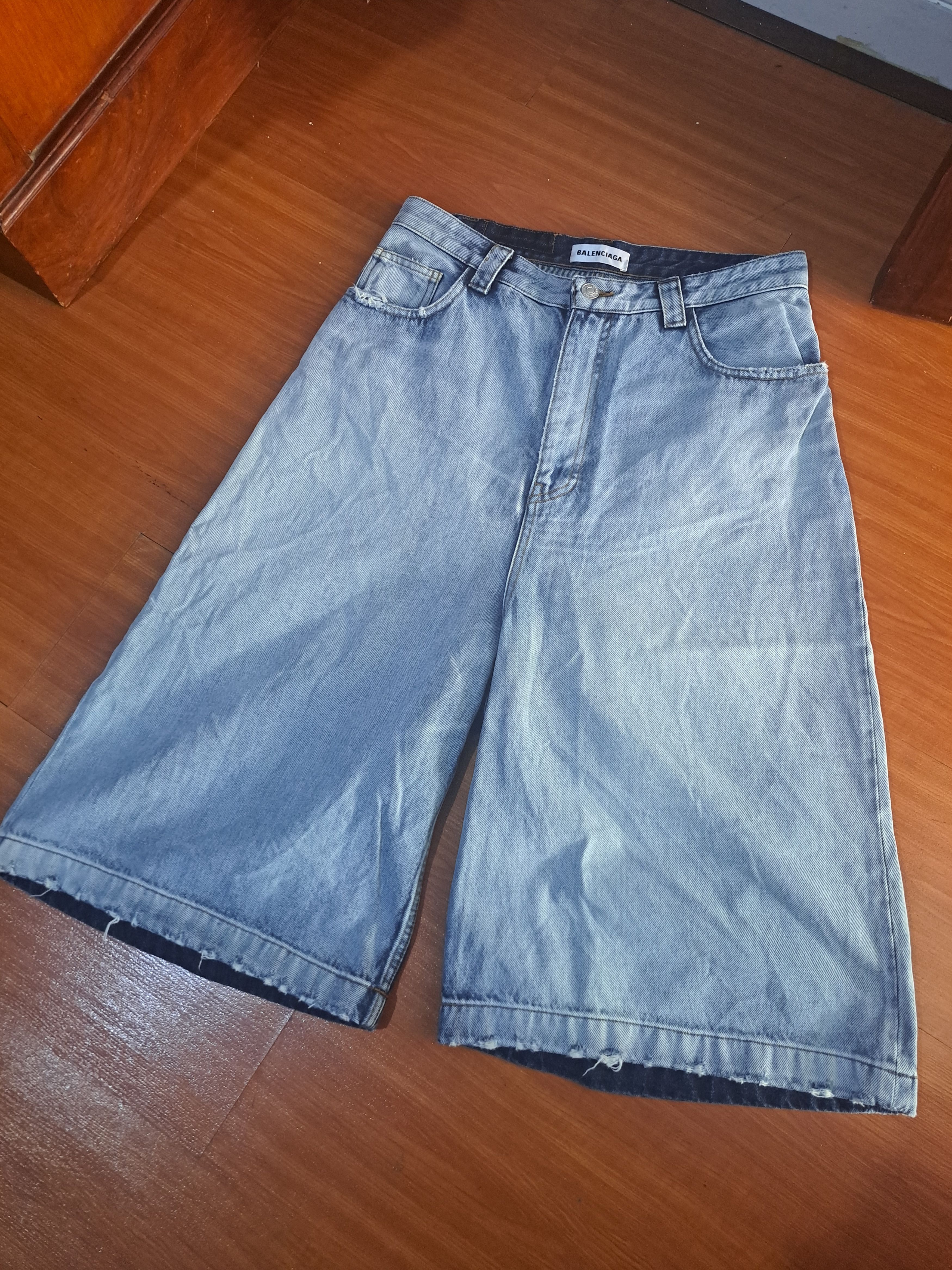 Balenciaga Balenciaga 2020 two tone baggy long jean shorts Size US 29 - 1 Thumbnail