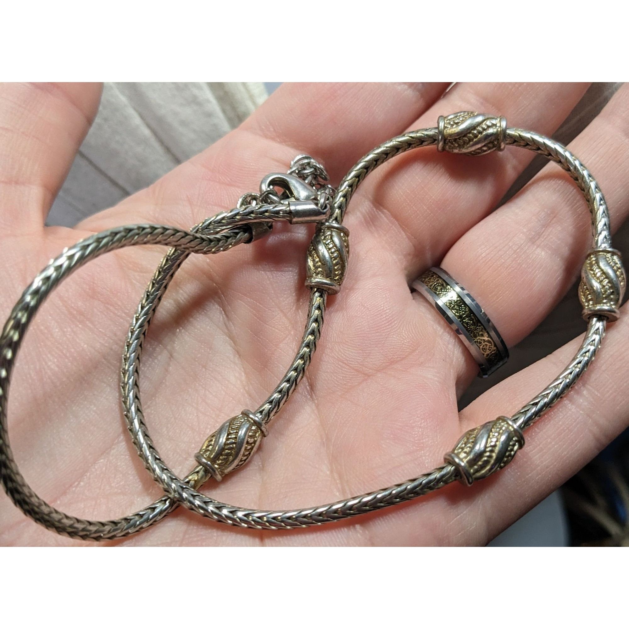 Other Modernist Metallic Silver Tone Station Necklace On Snake Cha Size ONE SIZE - 5 Thumbnail