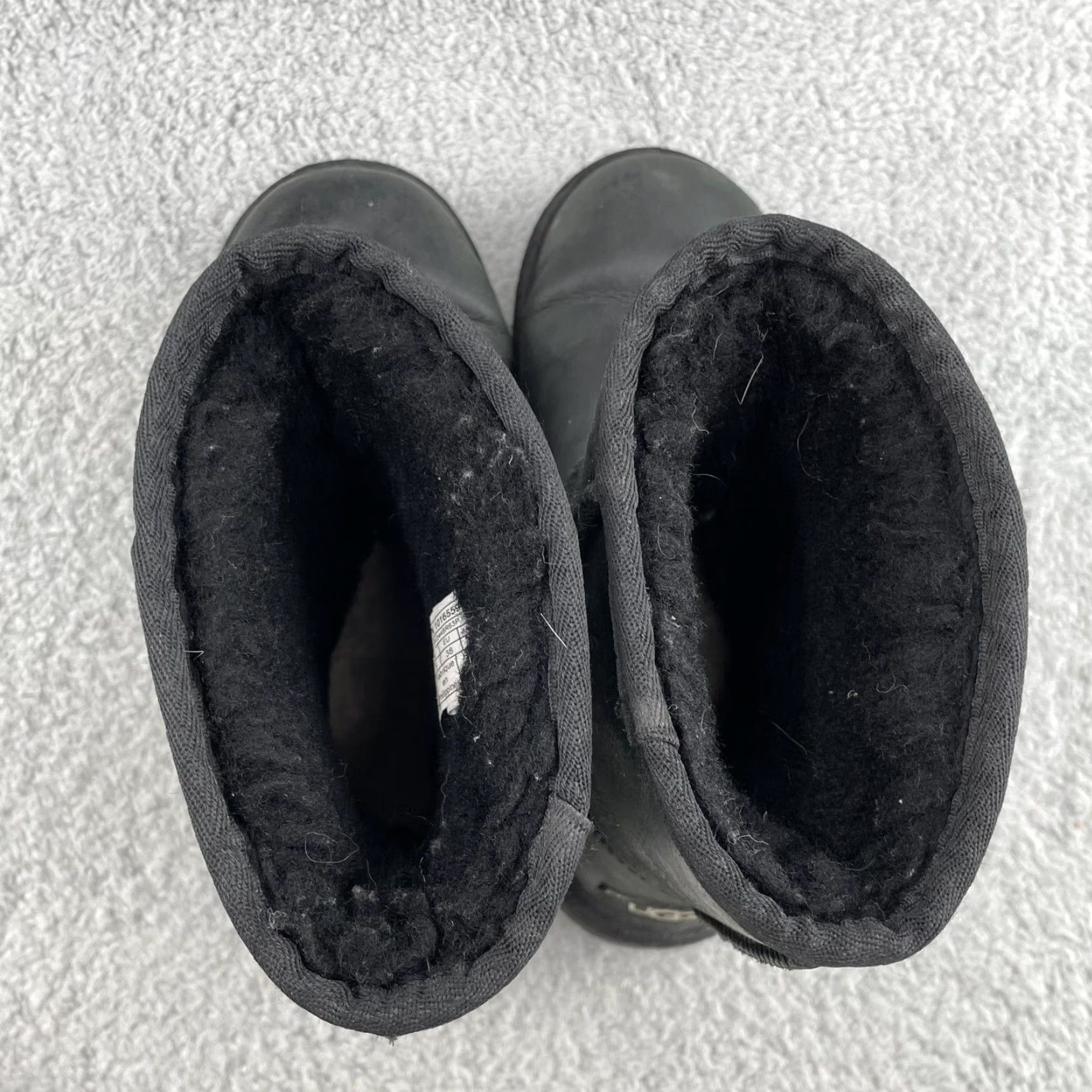 Ugg UGG Women Boots Classic Short Sheepskin Black 7 Outdoor Cabin Winter Slip-On Mid-Calf Lined Warm Boots Womens Size 28" / US 6 / IT 42 - 6 Thumbnail