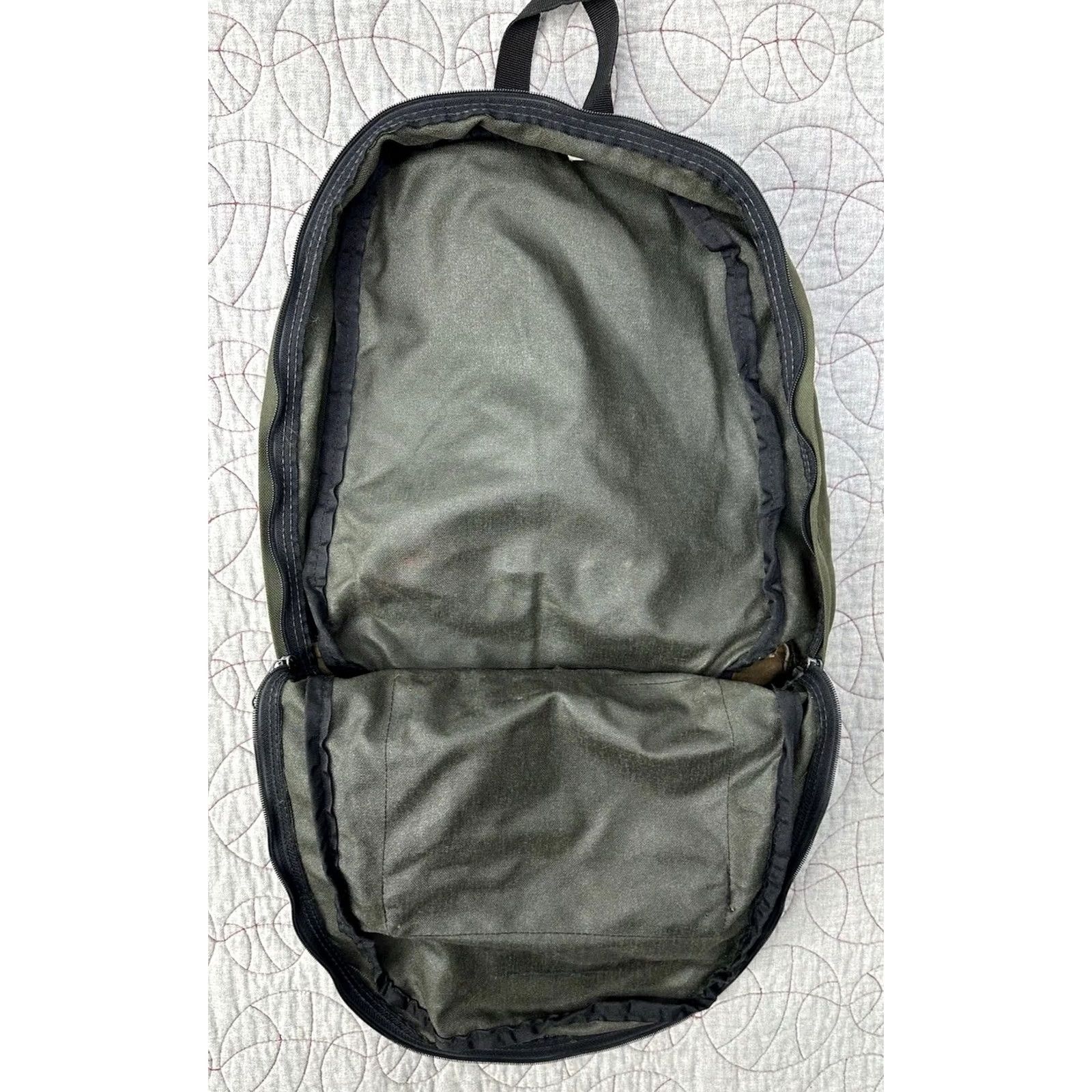 Jansport VINTAGE Jansport Backpack Green USA Leather Bottom Made In Unisex Adults Medium Size US 31 - 5 Thumbnail
