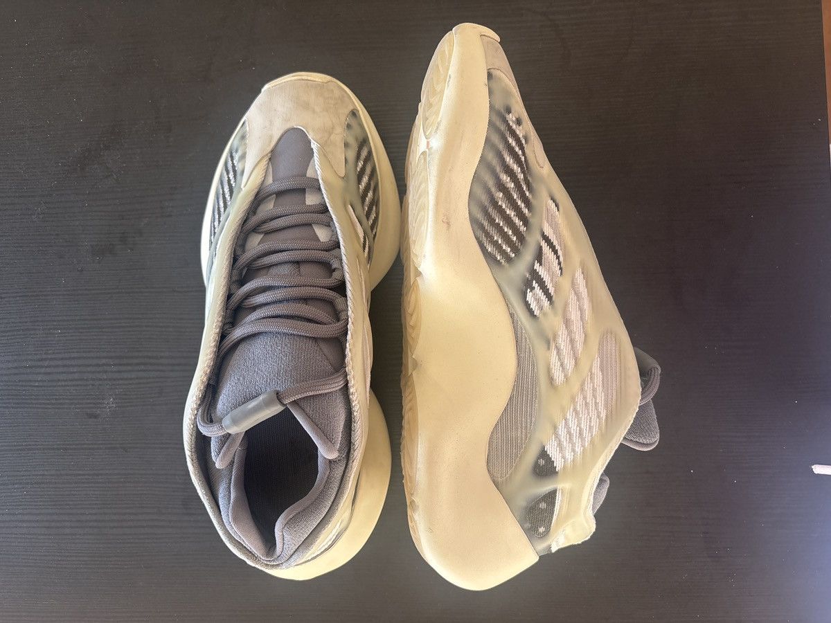 Yeezy Yeezy 700 V3 Fade Salt Size US 6.5 / IT 36.5 - 2 Thumbnail