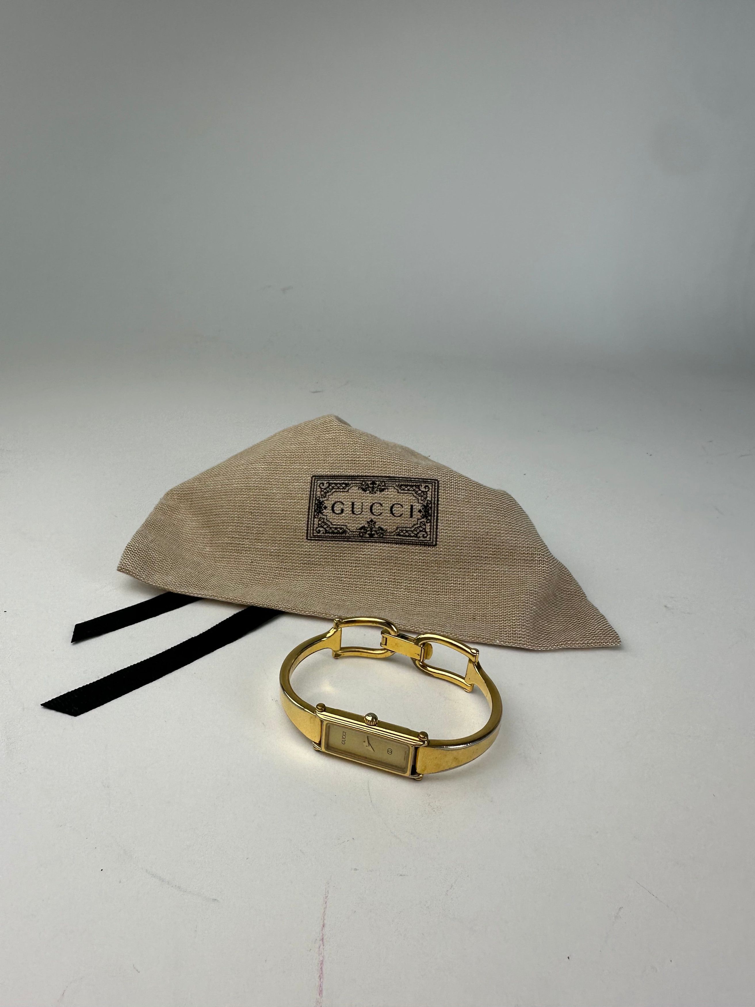 Gucci Vintage 1500 Bangle Watch Gold Size ONE SIZE - 1 Thumbnail