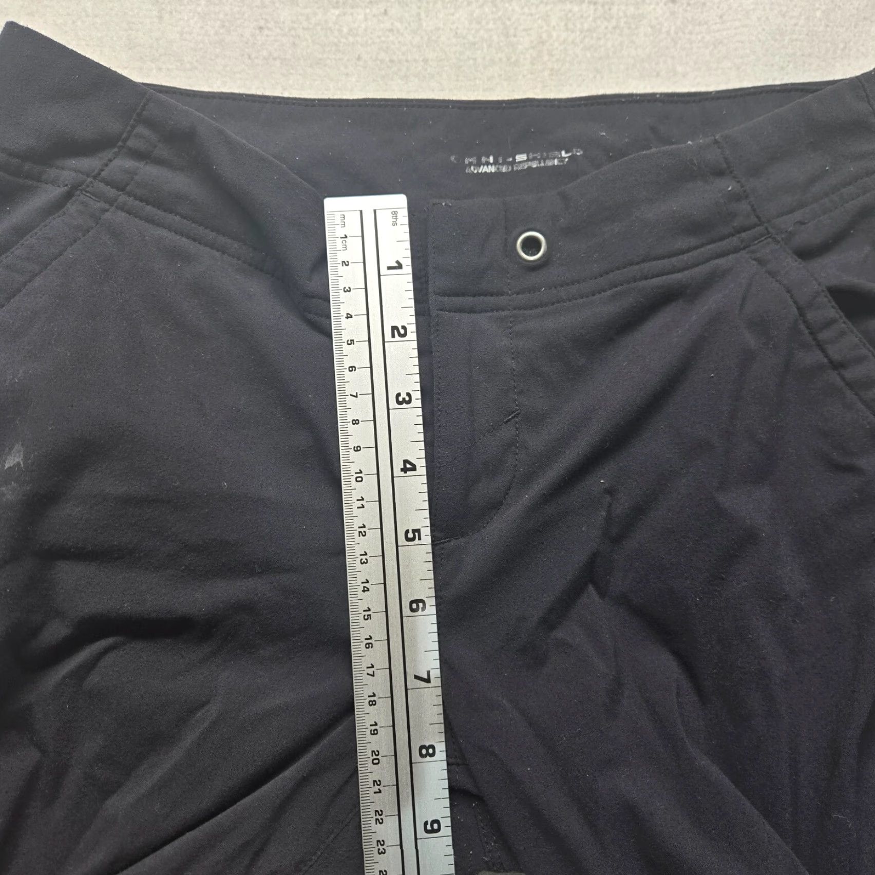 Vintage Columbia Omni Shield Crop Capri Pants Black Hiking Outdoors Adult Women's 6 Pants White? Size 28" / US 6 / IT 42 - 5 Thumbnail
