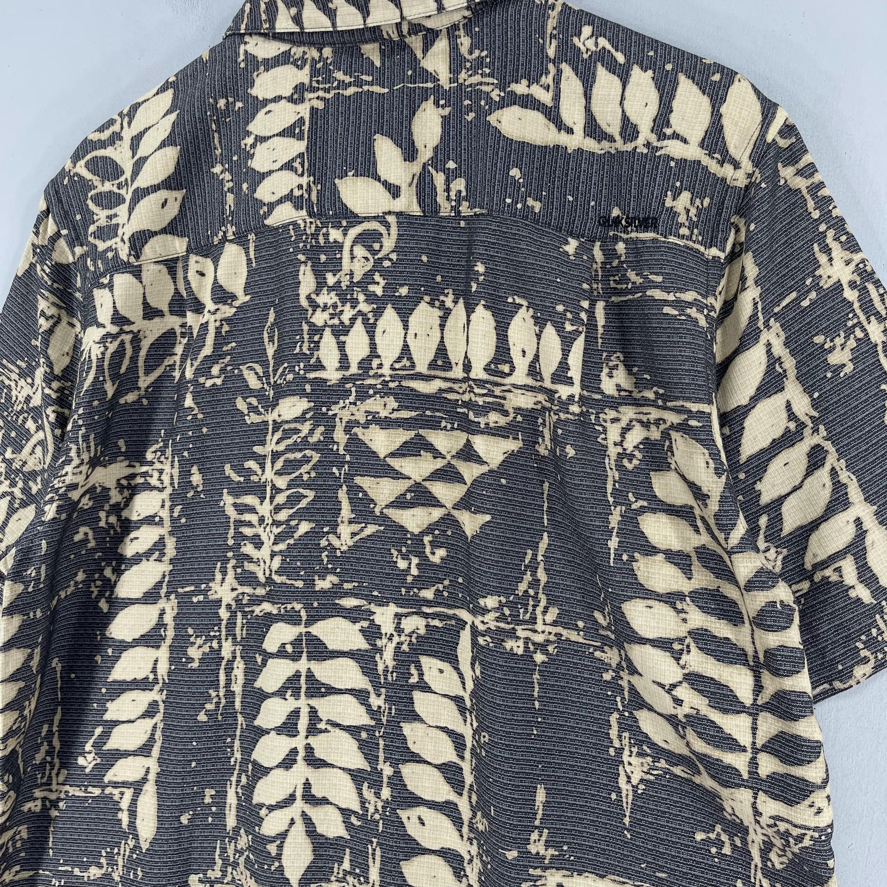 Quiksilver Vintage QUIKSILVER Waterman Flower Motive Hawaii Shirt Size US L / EU 52-54 / 3 - 9 Thumbnail