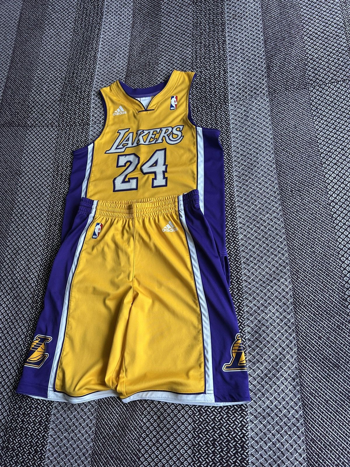 Adidas Adidas Lakers 24 NBA Bryant Jersey & Shorts Sportswear Kids Size US XS / EU 42 / 0 - 2 Thumbnail