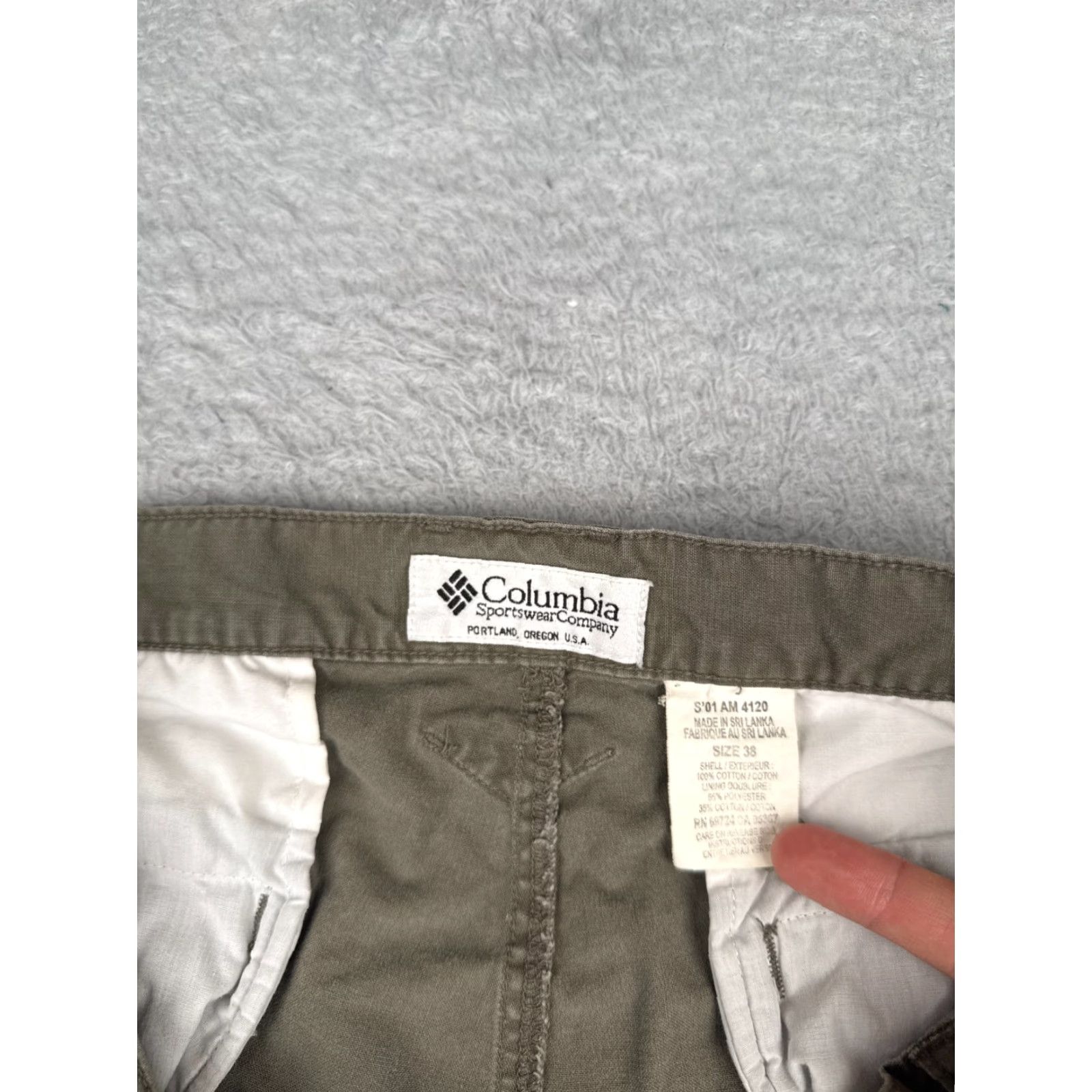 Vintage VINTAGE Columbia Shorts Mens 38 Green Cargo 100% Cotton Nylon Pleated Hiking Camp 38x8 Size US 38 / EU 54 - 7 Thumbnail