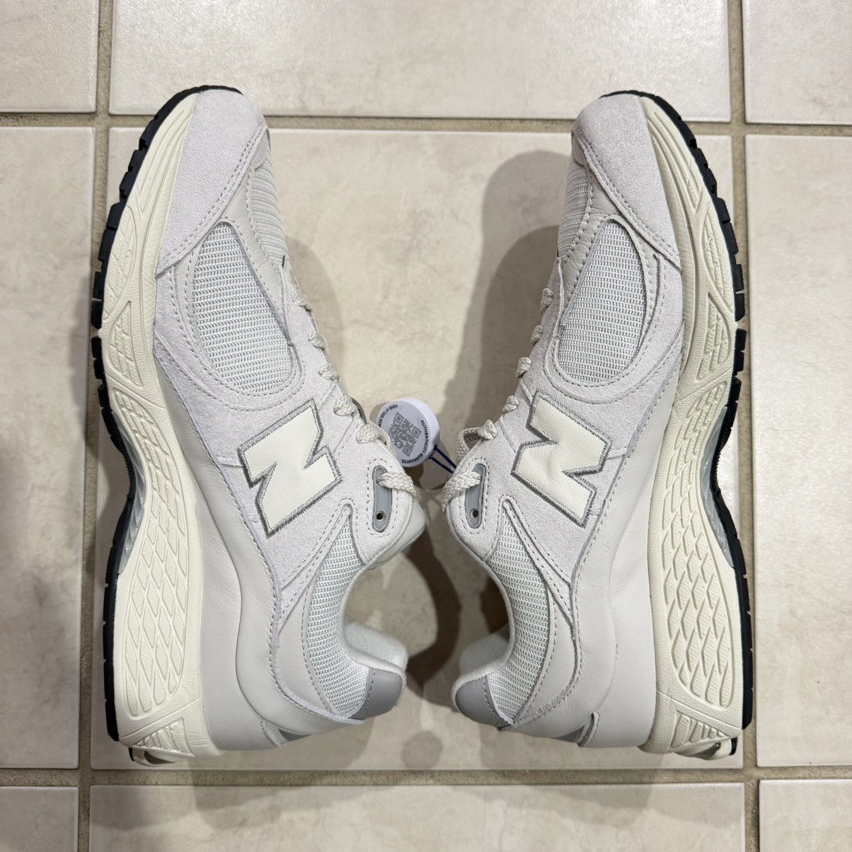 New Balance New Balance 2002r “Linen Fog Raincloud” Men’s 9 (M2002RO1) Size US 9 / EU 42 - 4 Thumbnail