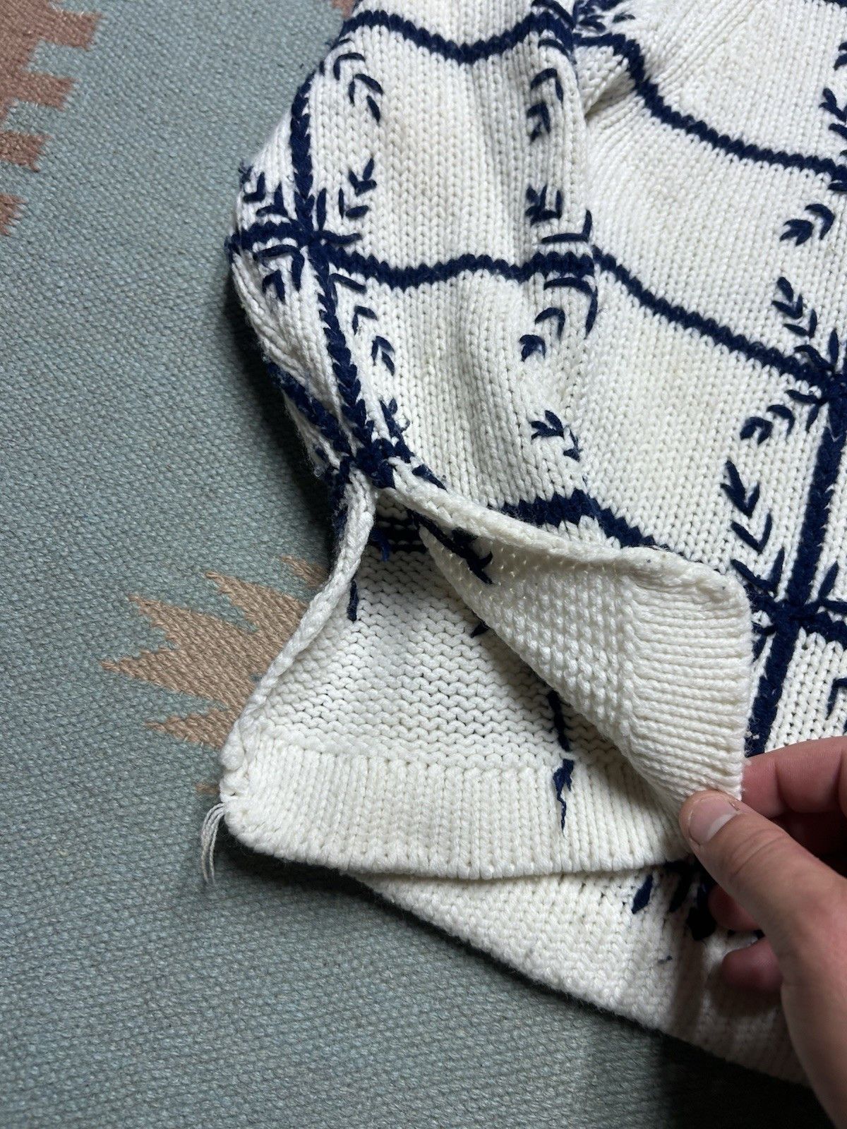 Vintage 70s acrylic knit sweater hand loomed snowflake windowpane L Size US L / EU 52-54 / 3 - 2 Thumbnail