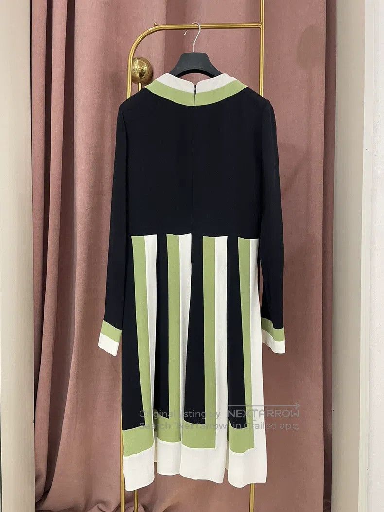 Valentino Valentino Black, white and green color-blocked long-sleeve Size M / US 6-8 / IT 42-44 - 2 Thumbnail