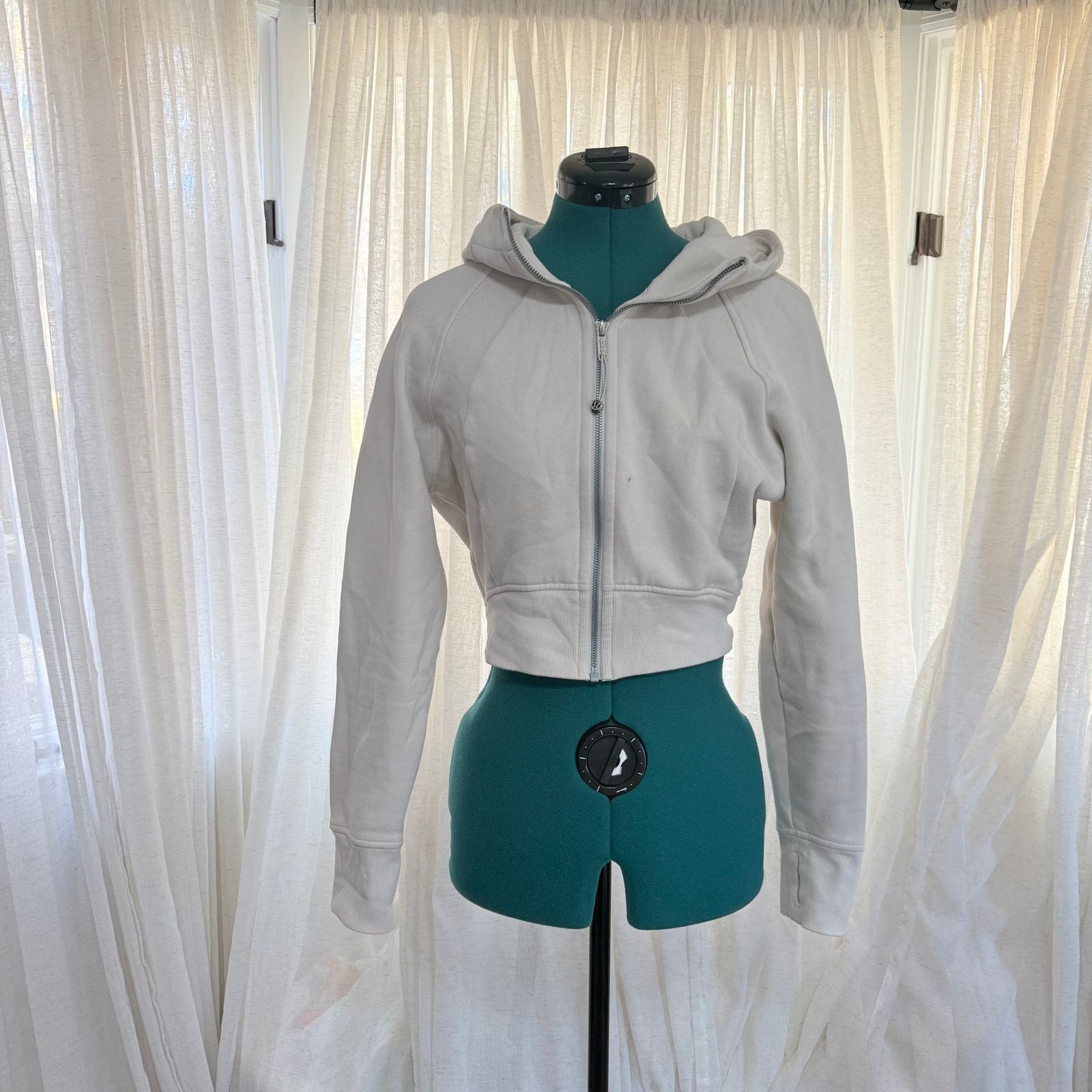 Lululemon Lululemon Bone Scuba Cropped Hoodie | Sz 6 Size M / US 6-8 / IT 42-44 - 2 Thumbnail
