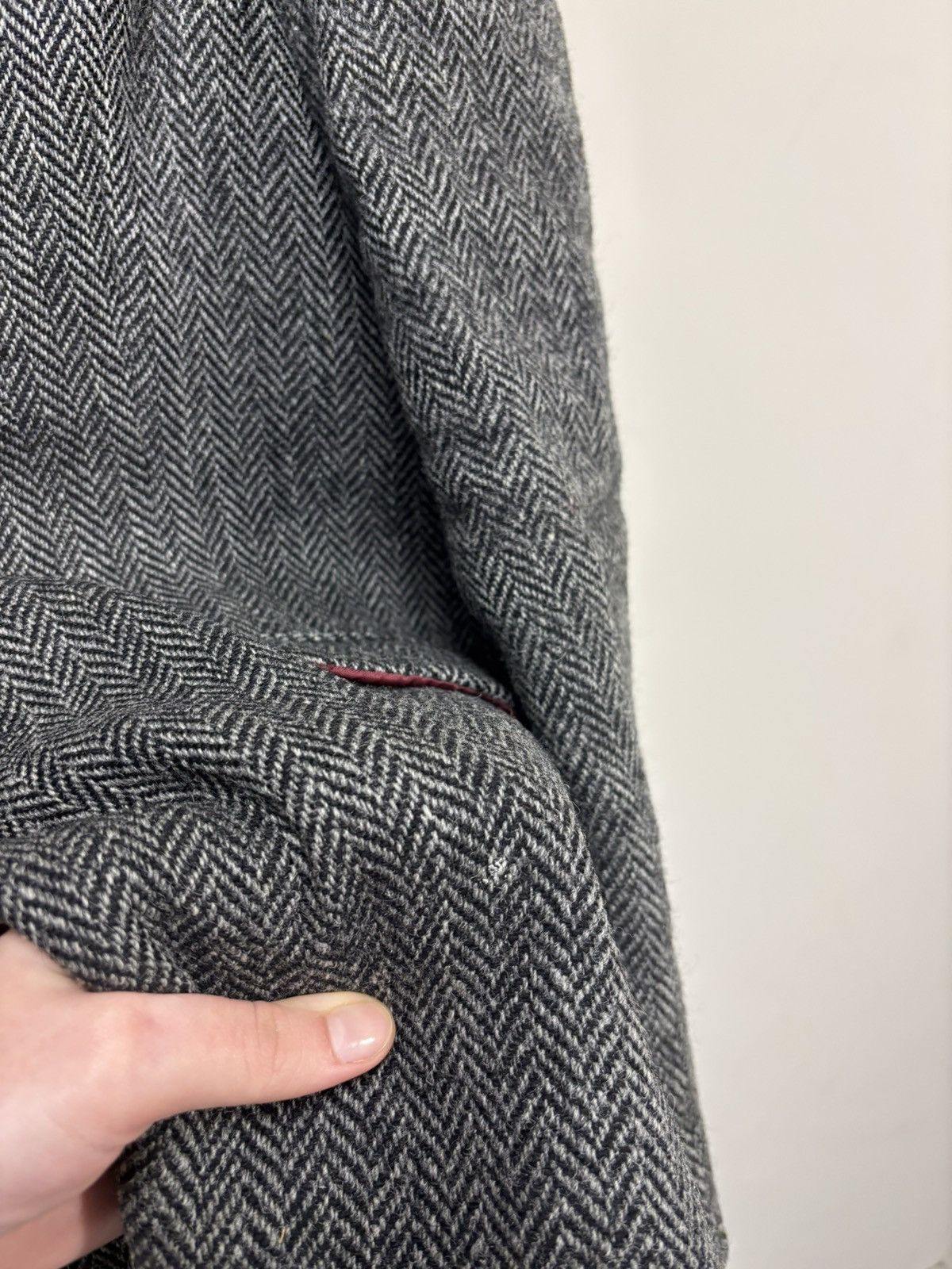 Harris Tweed Harris Tweed Vintage Men’s Herringbone Gray Tweed Jacket Size 46R - 6 Thumbnail