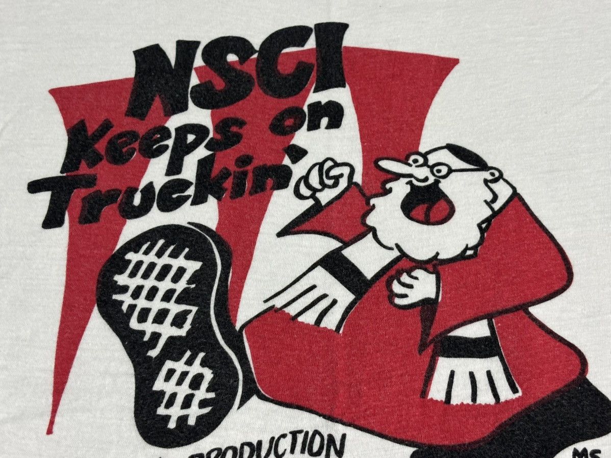 Vintage Vintage 1970s NSCI Keeps On Truckin Size US S / EU 44-46 / 1 - 5 Thumbnail
