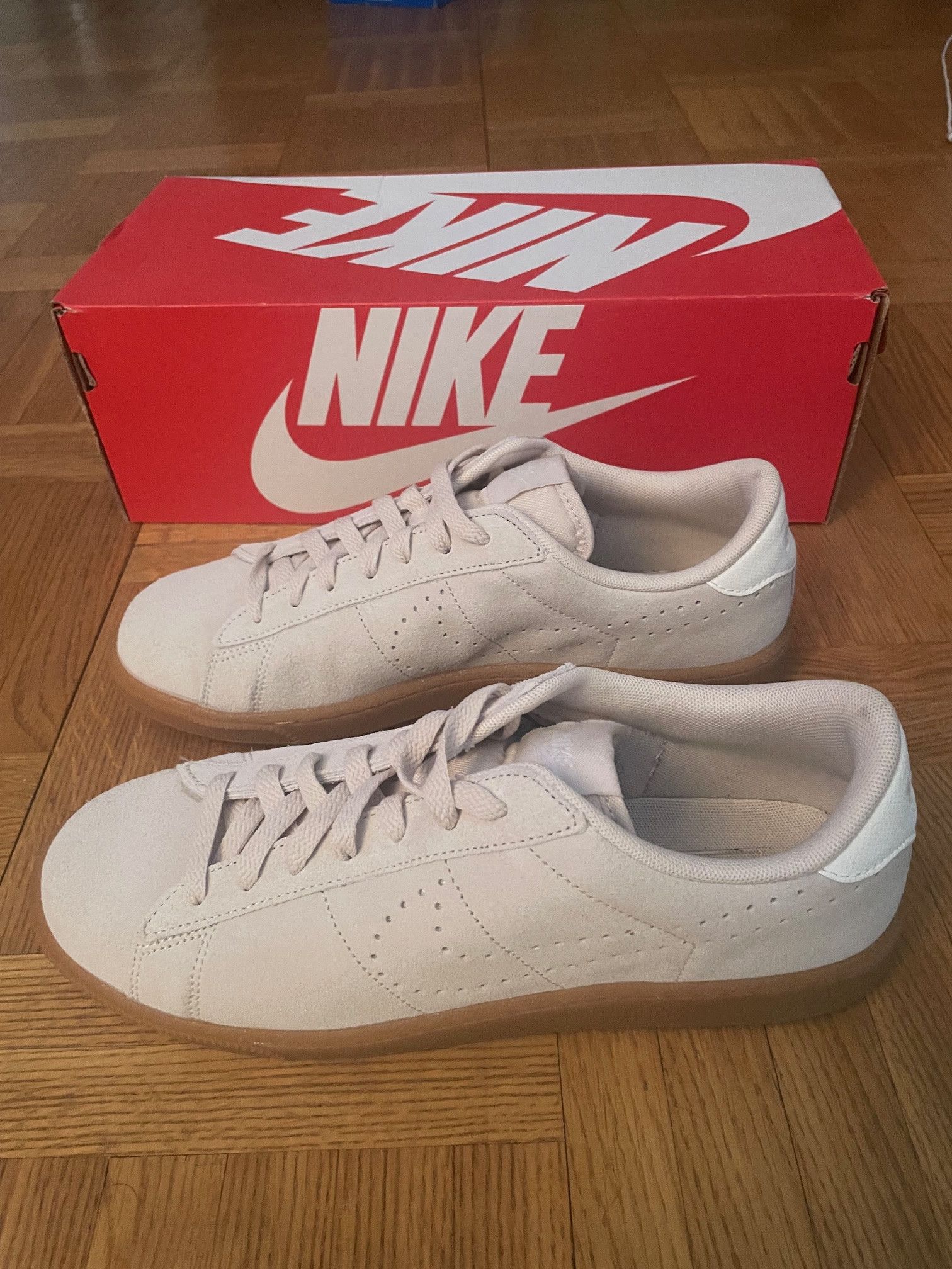 Nike Nike Tennis Classic CS Suede Size US 8.5 / EU 41-42 - 1 Thumbnail
