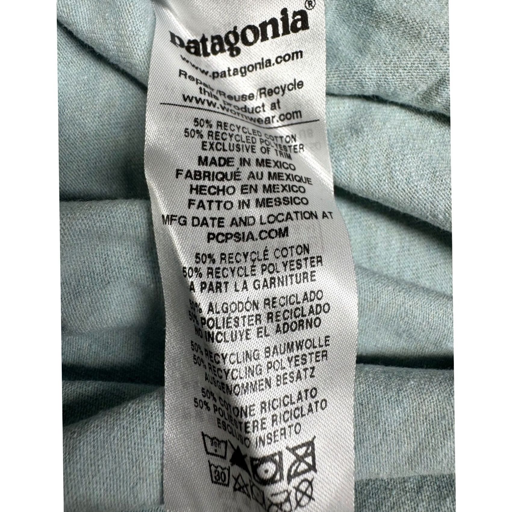 Patagonia Patagonia Men Responsibili-Tee Shirt Blue Small Pockets Fitz Roy Graphic Retro Size US S / EU 44-46 / 1 - 5 Thumbnail