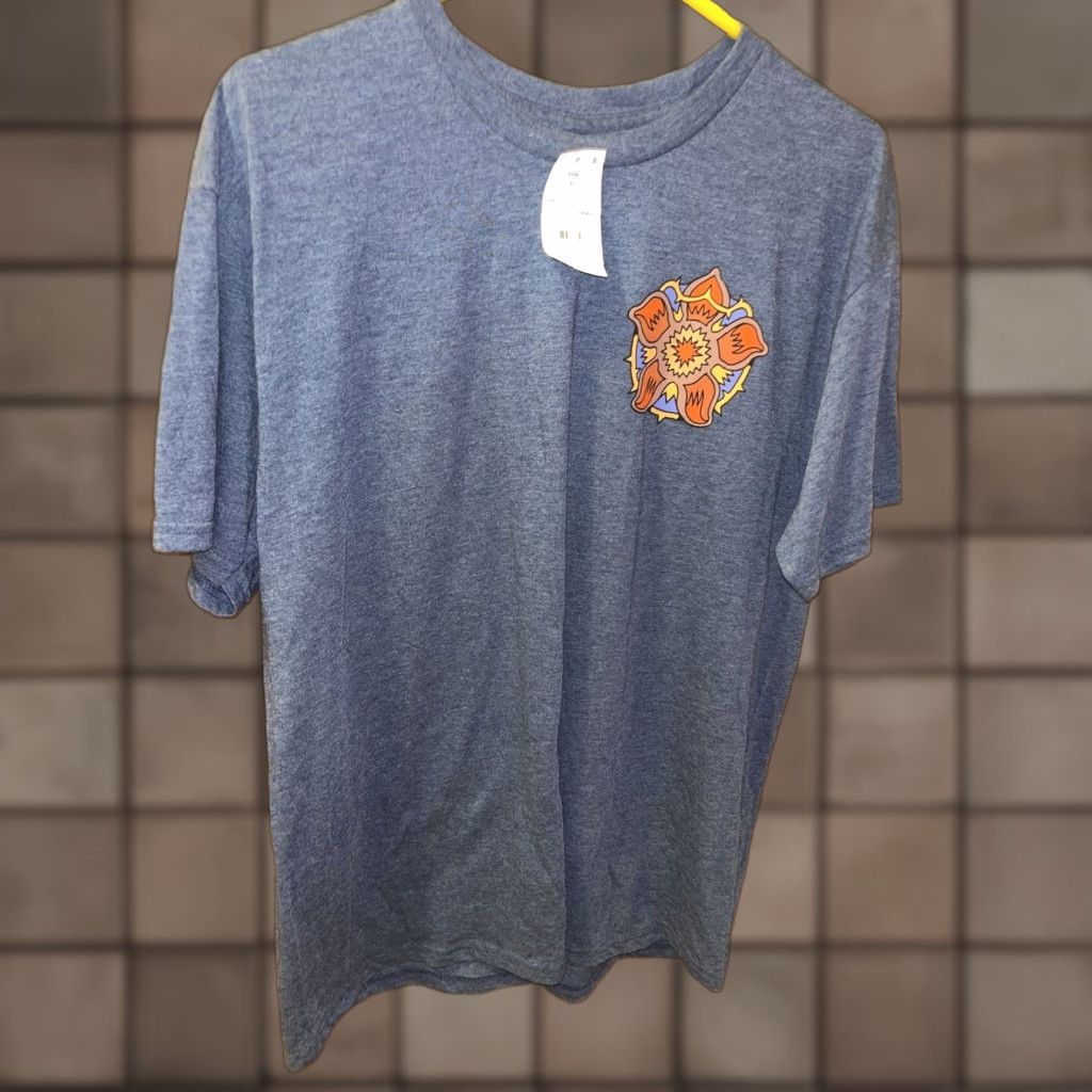 Vintage Netflix Stranger Things Cool Art Eleven & Crew Blue T-shirt Adult Large NWT Size US L / EU 52-54 / 3 - 1 Thumbnail