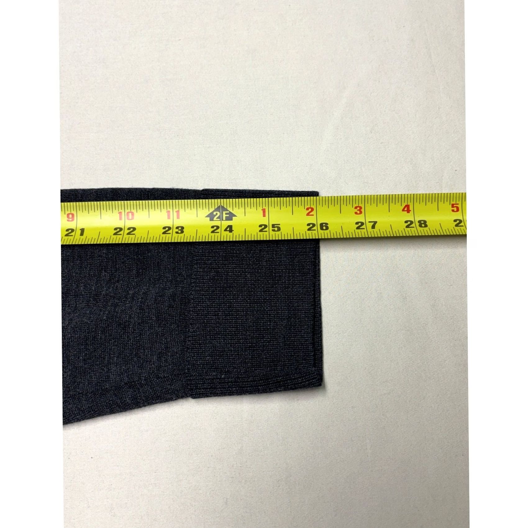 Brooks Brothers Brooks Brothers Brookstech Merino Wool V-Neck Sweater Mens Large Charcoal Gray Size US L / EU 52-54 / 3 - 7 Thumbnail
