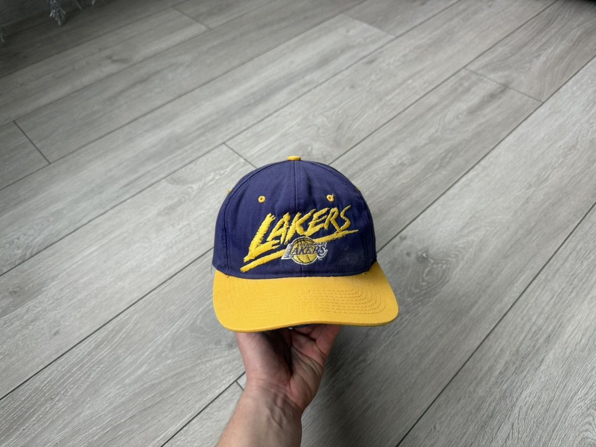 NBA 90s Vintage Lakers Cap Size ONE SIZE - 1 Thumbnail