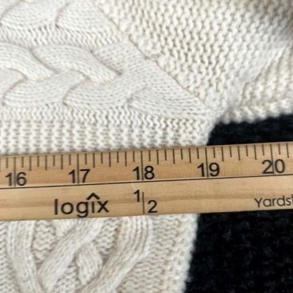 Madewell Madewell Cream Cable Knit Button Shoulder Sweater Womens S Size S / US 4 / IT 40 - 6 Thumbnail
