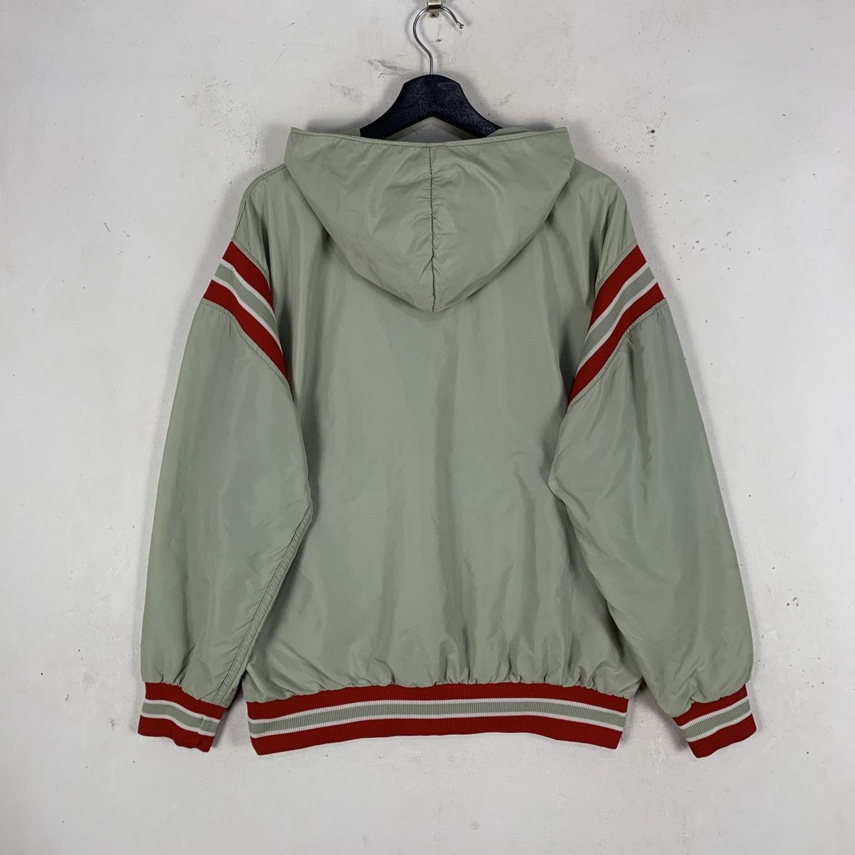 vintage Russell activewear pullover windbreaker jacket.