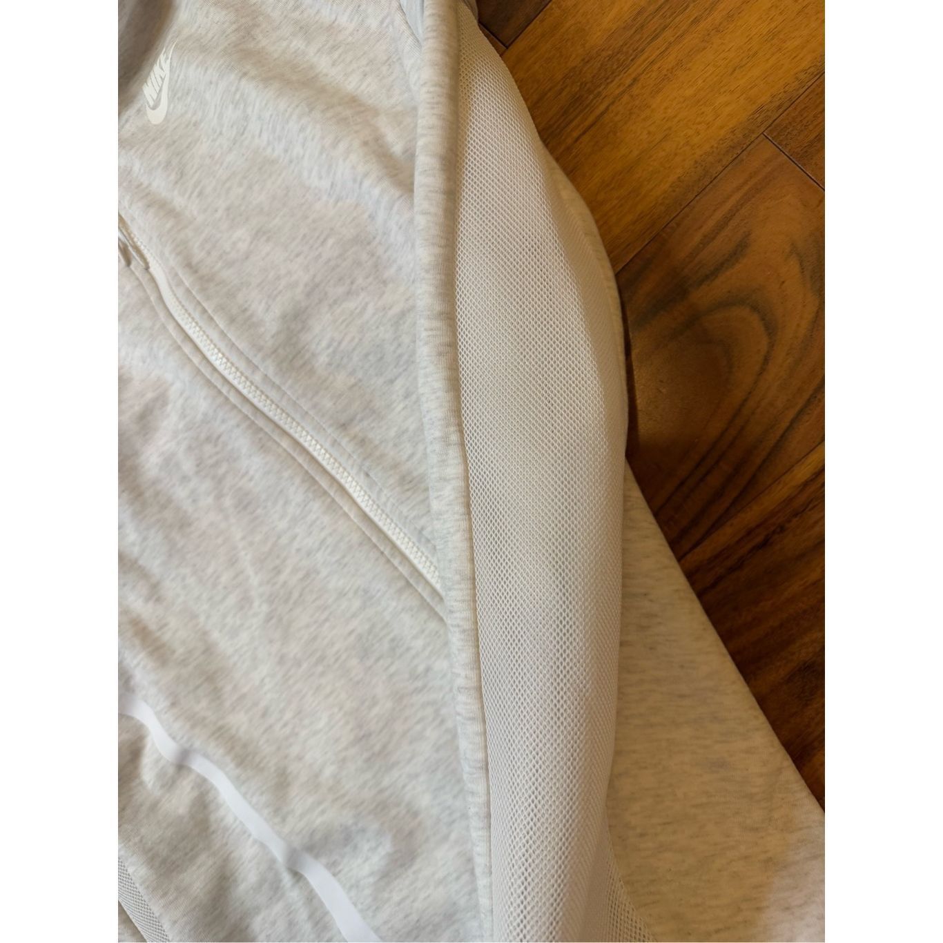 Nike Nike Jacket Women Small White Tech Fleece Cocoon Full Zip Birch Thumbholes Size S / US 4 / IT 40 - 4 Thumbnail