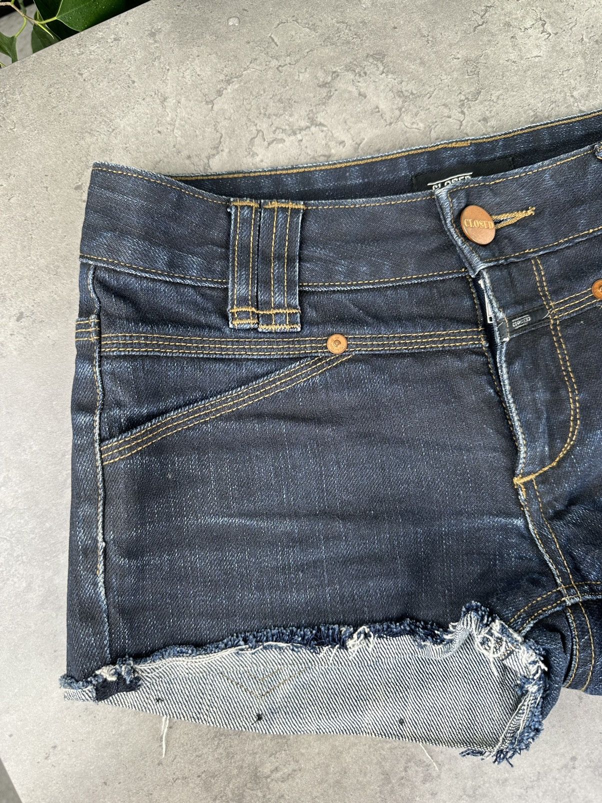 CLOSED Closed Marithe Francois Gibraud Denim Shorts Size 26" / US 2 / IT 38 - 5 Thumbnail