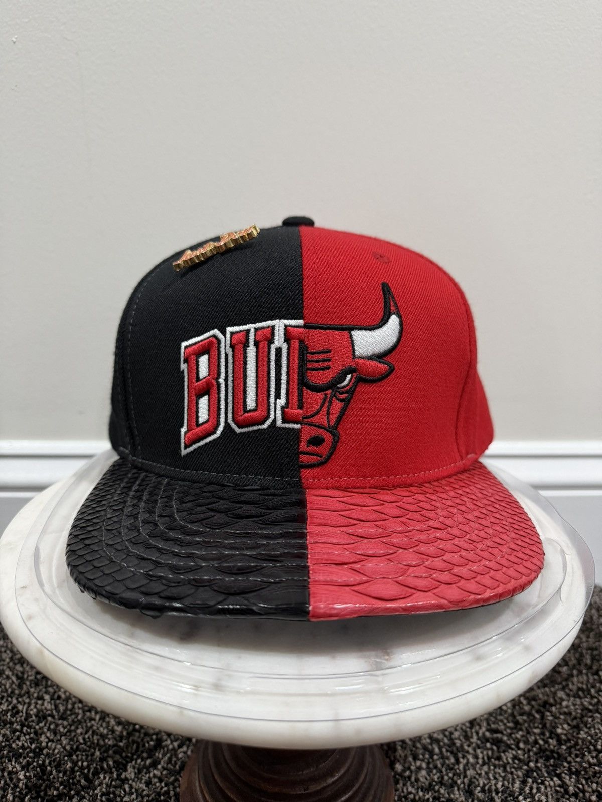 Just Don × Mitchell & Ness Just Don x Mitchell & Ness Chicago Bulls Split Red/Black Hat Size ONE SIZE - 7 Thumbnail