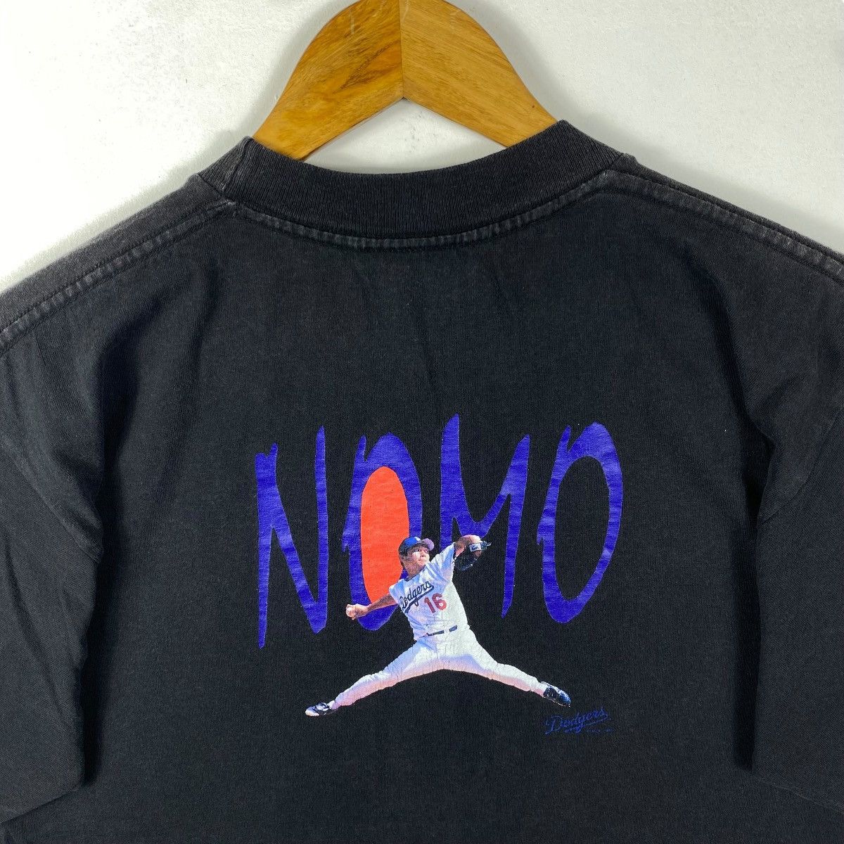 MLB Vintage 90's HIDEO NOMO La Dodgers Mlb Graphic Tee Shirt Size US L / EU 52-54 / 3 - 2 Thumbnail