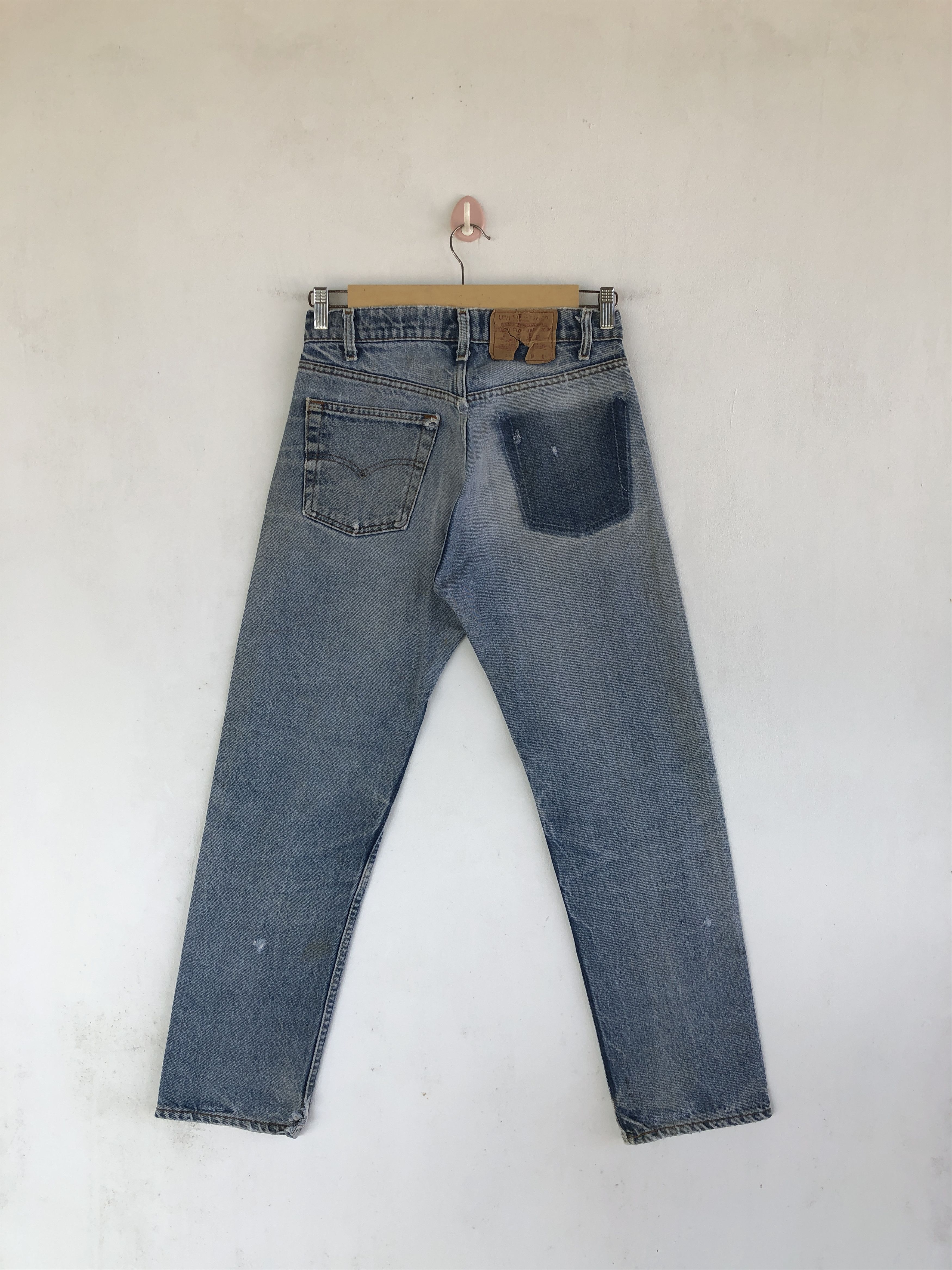 Levi's Vintage Levis 505 Distressed Jeans Levi's Light Wash Denim Size 28" / US 6 / IT 42 - 1 Thumbnail