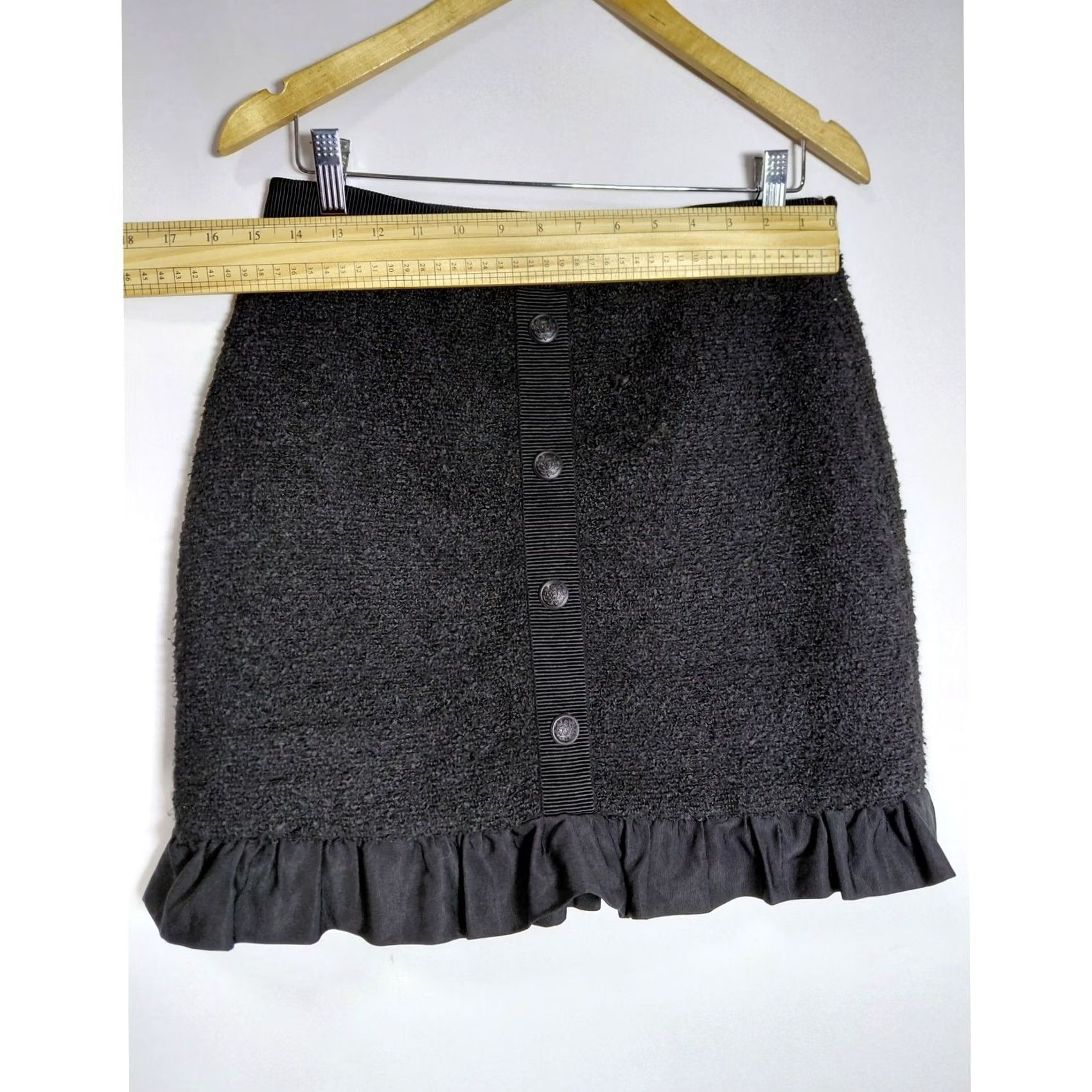 Loft LOFT Black Ruffle Button Skirt Solid Polyester Women Size 4 Skirt Mini Button Front Casual Workwear Vintage: No Size 27" / US 4 / IT 40 - 6 Thumbnail