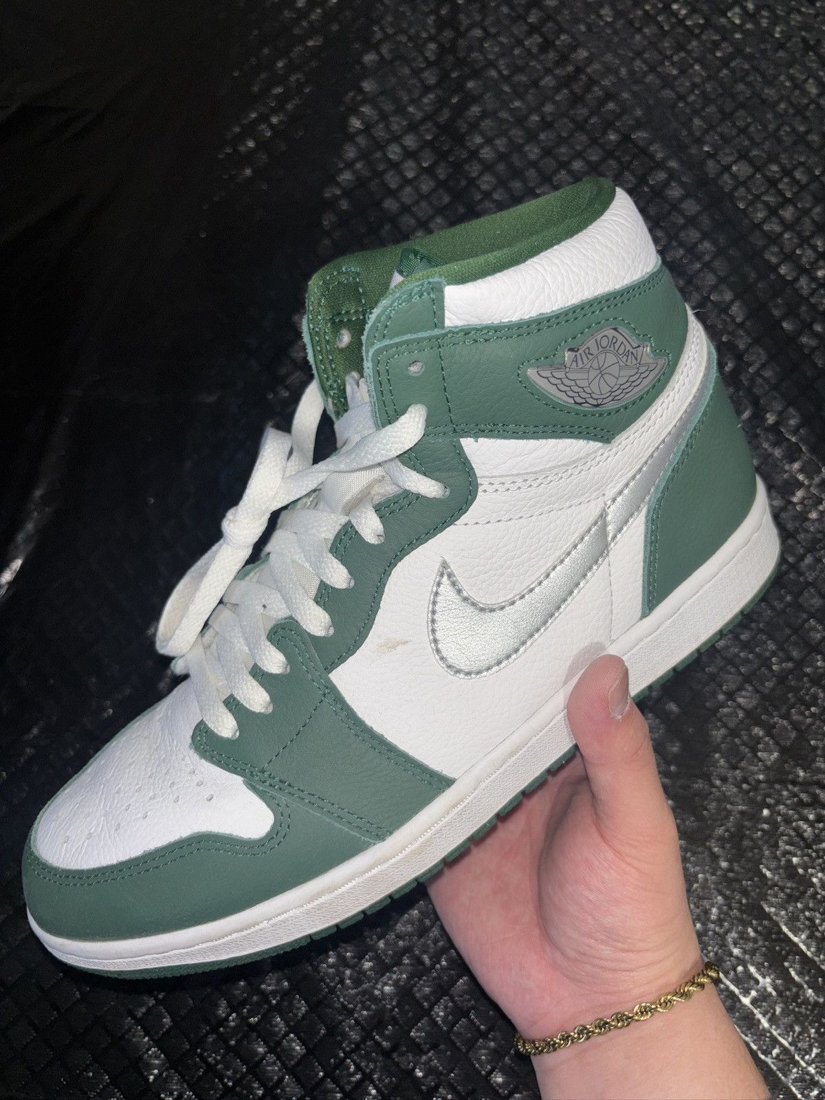 Jordan Brand Jordan 1 High OG Gorge Green Size US 9.5 / EU 42-43 - 1 Thumbnail