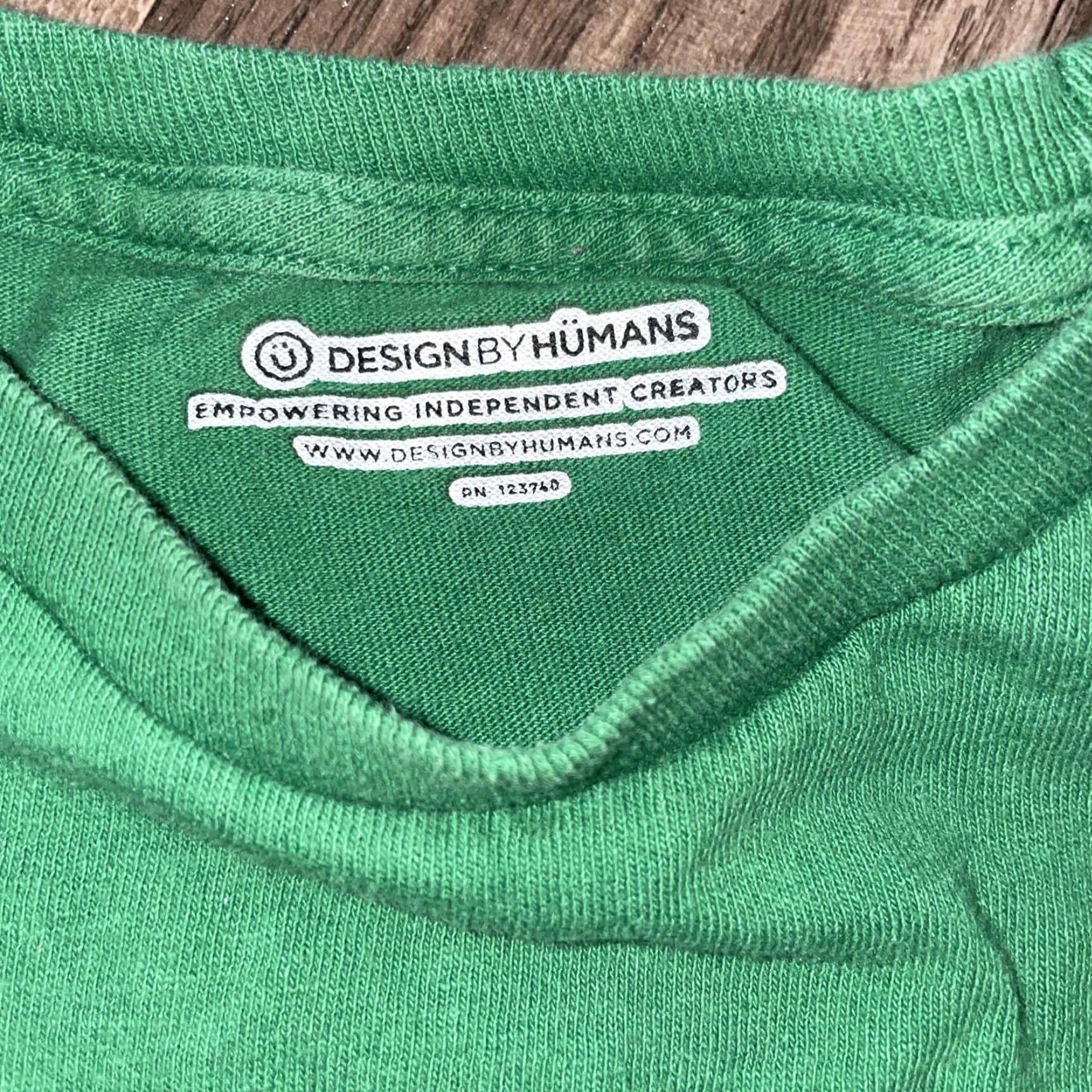 Vintage VINTAGE Designed By Humans Alien Pocket T-Shirt Green S Mens 17x22 Pocket Size US S / EU 44-46 / 1 - 3 Thumbnail