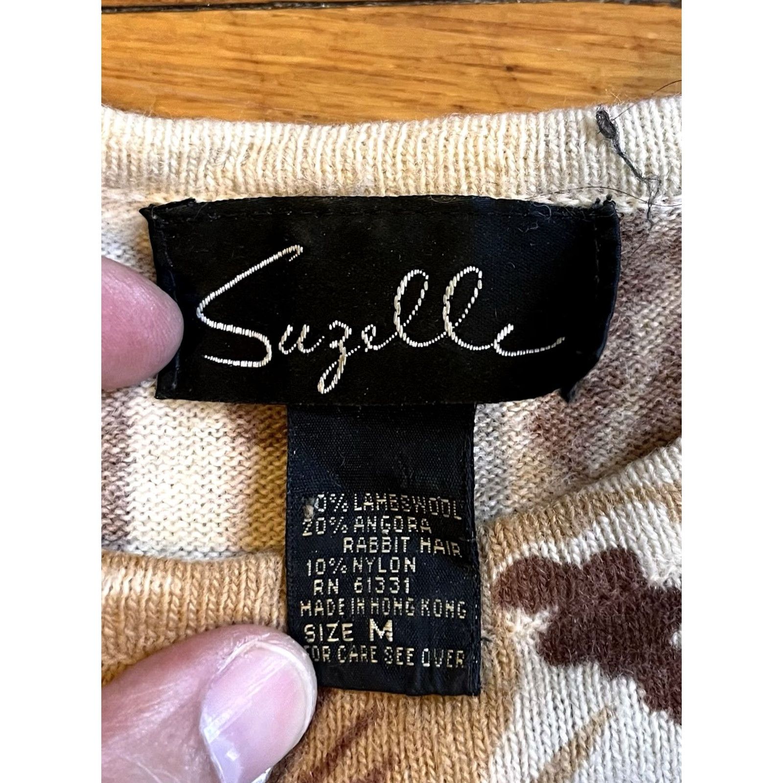Vintage VINTAGE Suzelle Butterfly Sweater Women’s M Brown Sequin Beaded 80s Lambswool Angora Knit Pullover Crew Neck Floral Pattern Mens Girls Womens Size M / US 6-8 / IT 42-44 - 5 Thumbnail