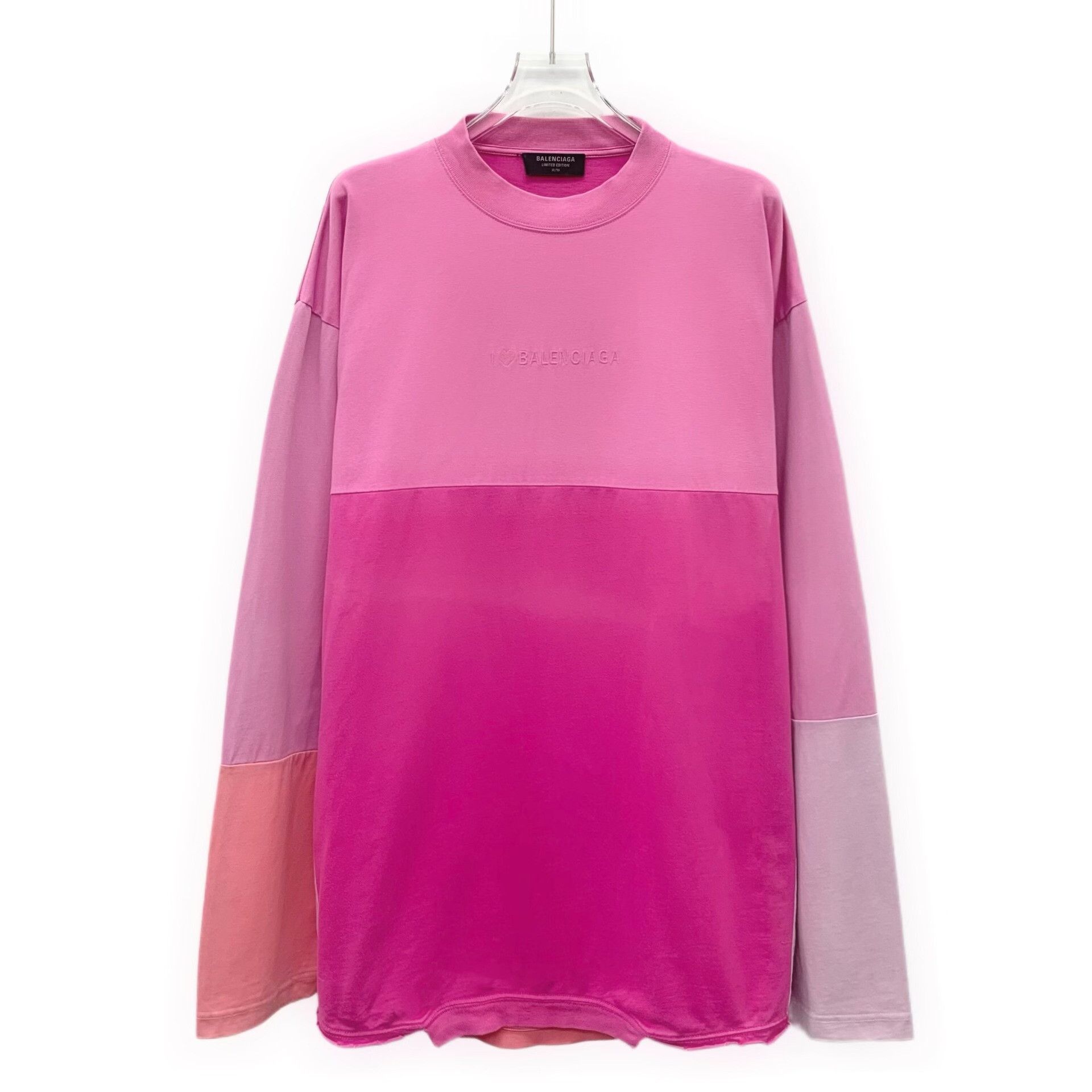 Balenciaga Balenciaga Retro Multi T-Shirt XS Women Size XS / US 0-2 / IT 36-38 - 1 Thumbnail