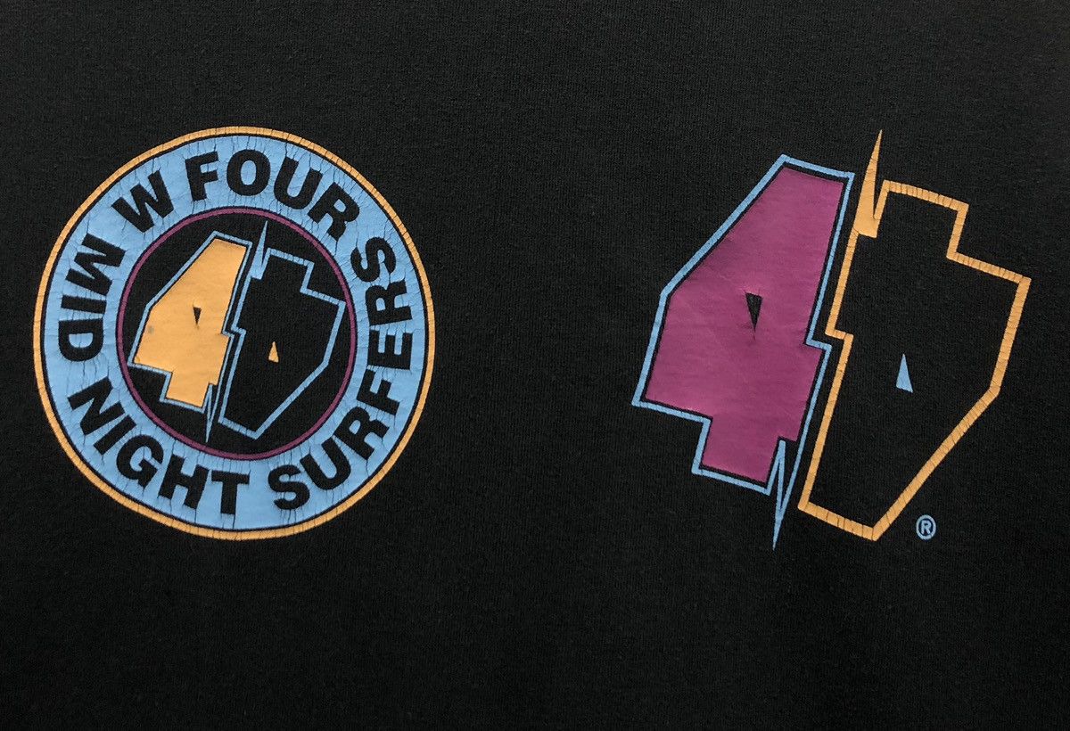 Vintage Vintage 44 W Four Mid Night Surfers T-Shirt Size US M / EU 48-50 / 2 - 4 Thumbnail