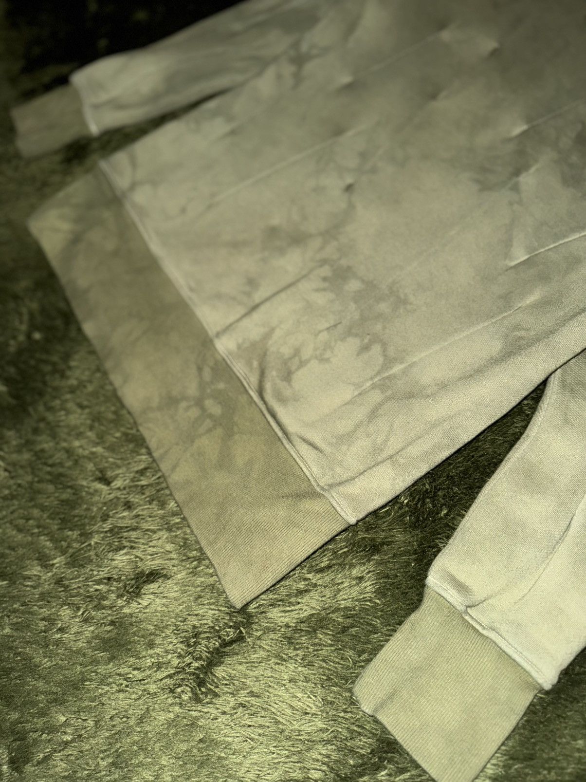 Sulvam [M] SULVAM Hand-Dyed Dart Detail Sweatshirt (Olive) Size US M / EU 48-50 / 2 - 11 Thumbnail