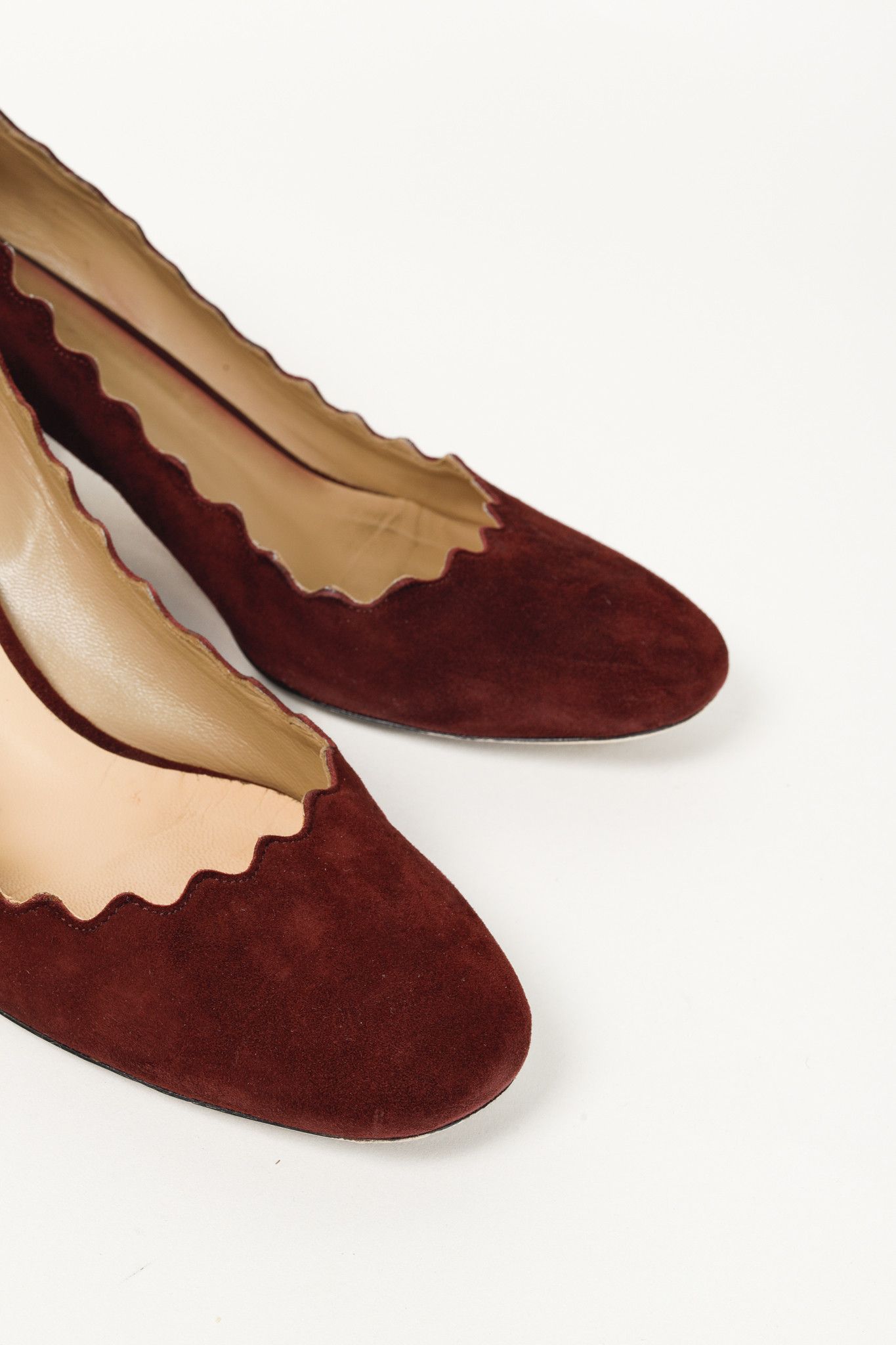 Chloe Chloe CH26230 Lauren Bordeaux Scallop Edge Pumps Size US 7 / IT 37 - 6 Thumbnail