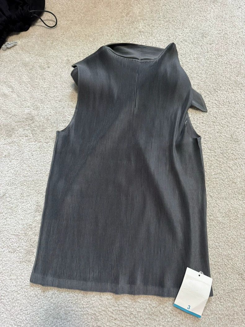 Issey Miyake Issey Miyake Black pleated vest Size M / US 6-8 / IT 42-44 - 7 Thumbnail