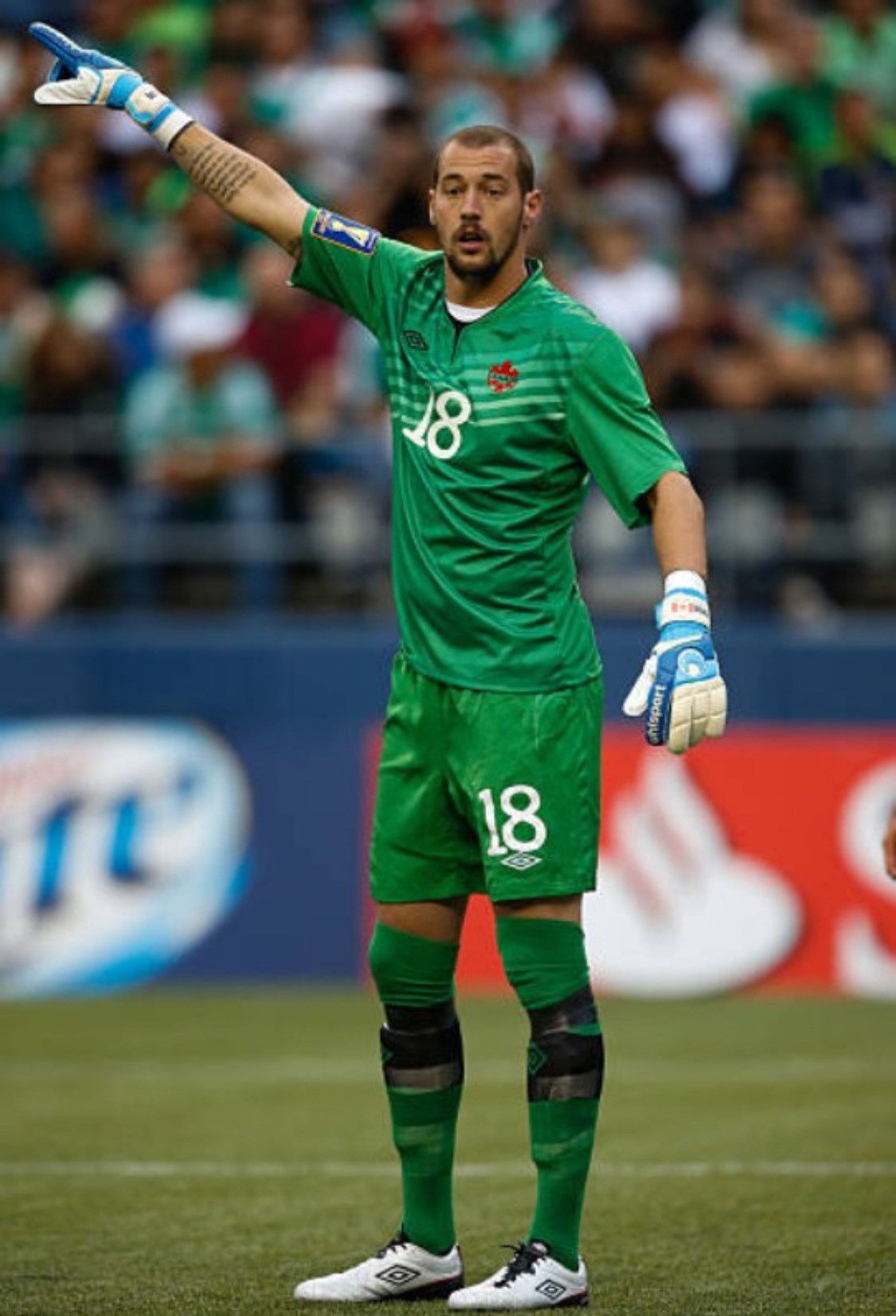 Umbro × Vintage CANADA 2012-2013 Goalkeeper Jersey Size US M / EU 48-50 / 2 - 2 Thumbnail