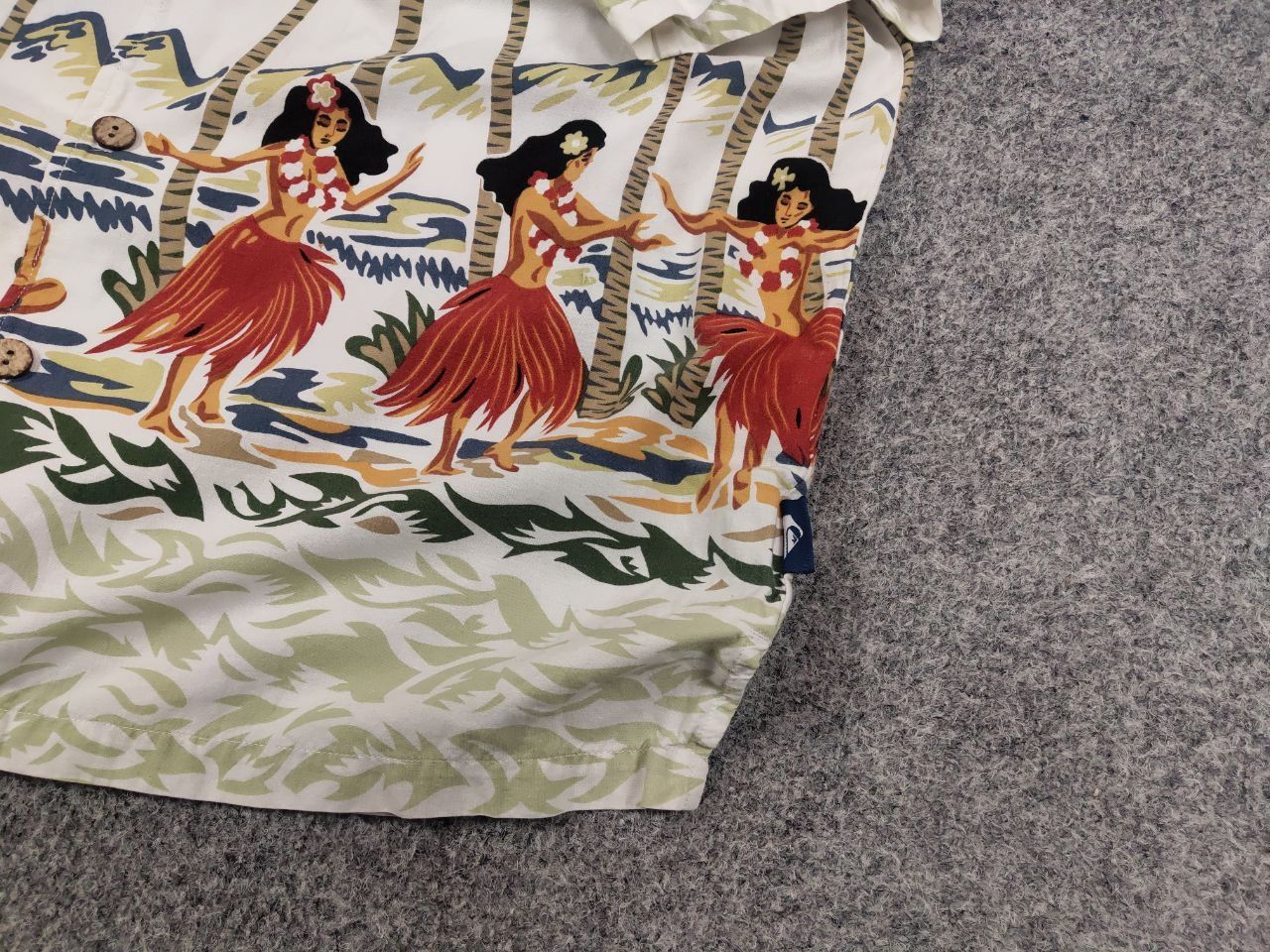 Quiksilver Vintage Quiksilver hawaiian Art Light Cotton Blend Shirt Size US M / EU 48-50 / 2 - 5 Thumbnail