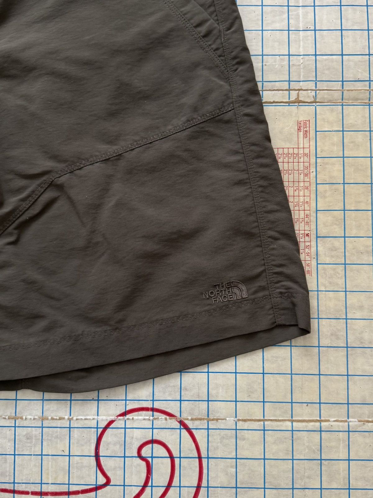 The North Face The North Face Brown Hiking / Trekking Shorts Size 36 Mens Size US 36 / EU 52 - 3 Thumbnail
