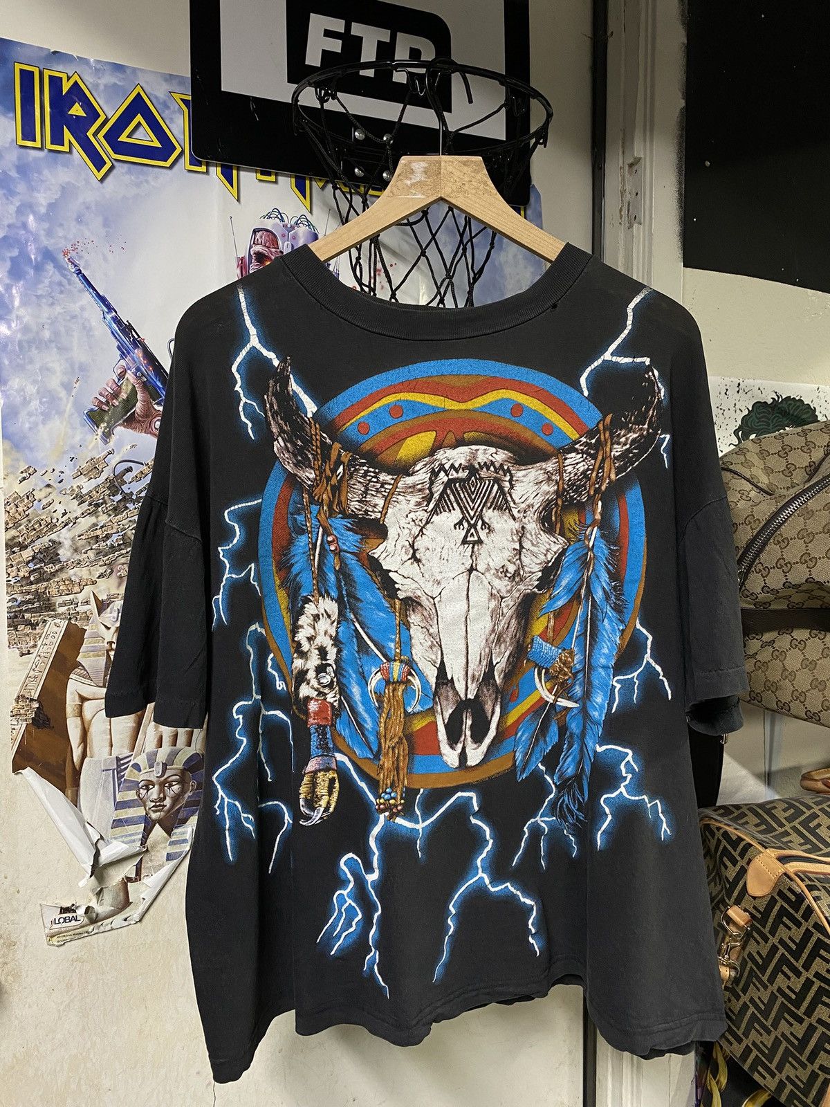 Vintage Vintage 90’s American Thunder Tribal Tee Shirt Medium Size US M / EU 48-50 / 2 - 2 Thumbnail