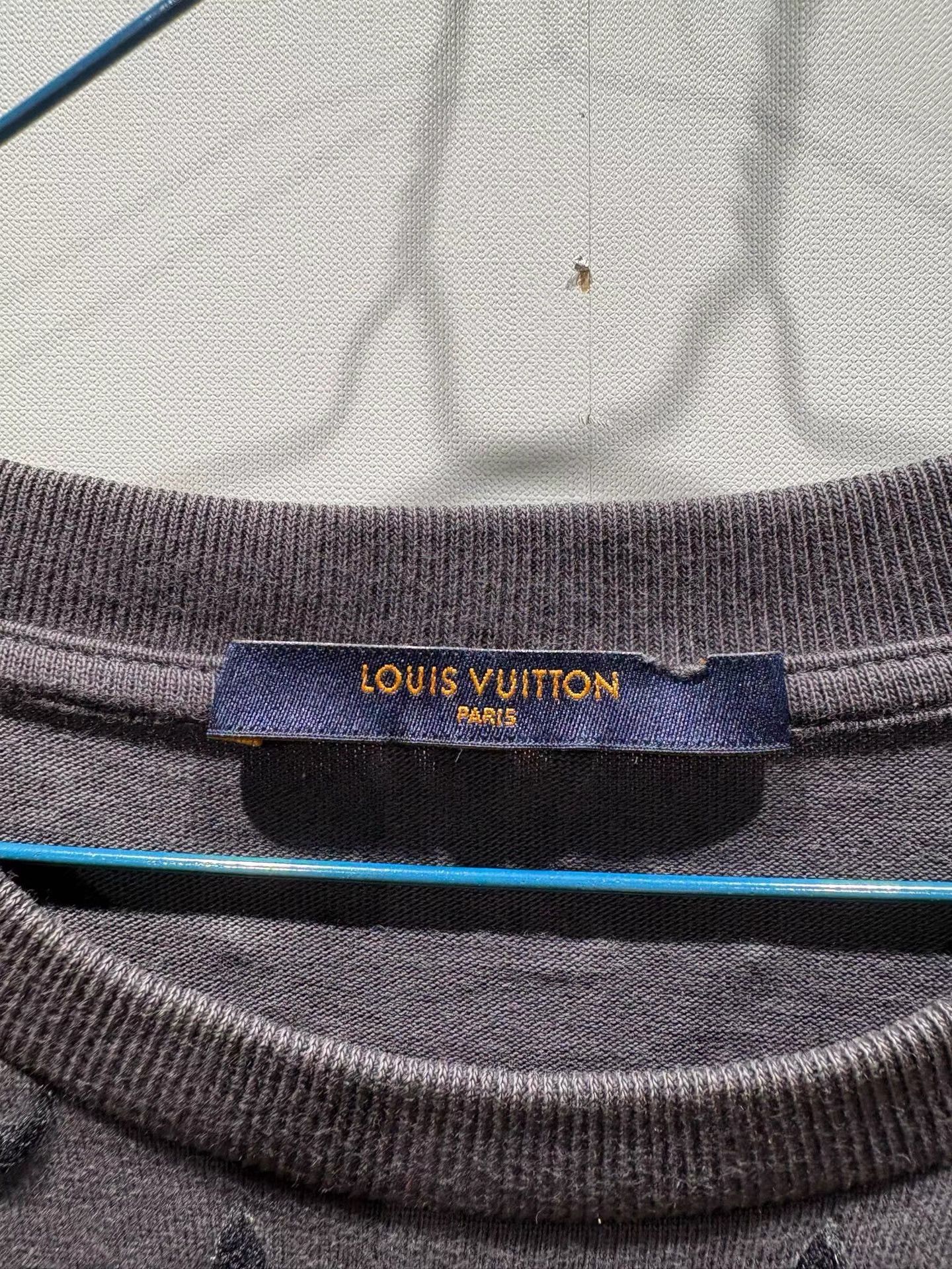 Louis Vuitton Louis Vuitton Monogram Strap Short Sleeve T-shirt K34 Size US L / EU 52-54 / 3 - 3 Thumbnail